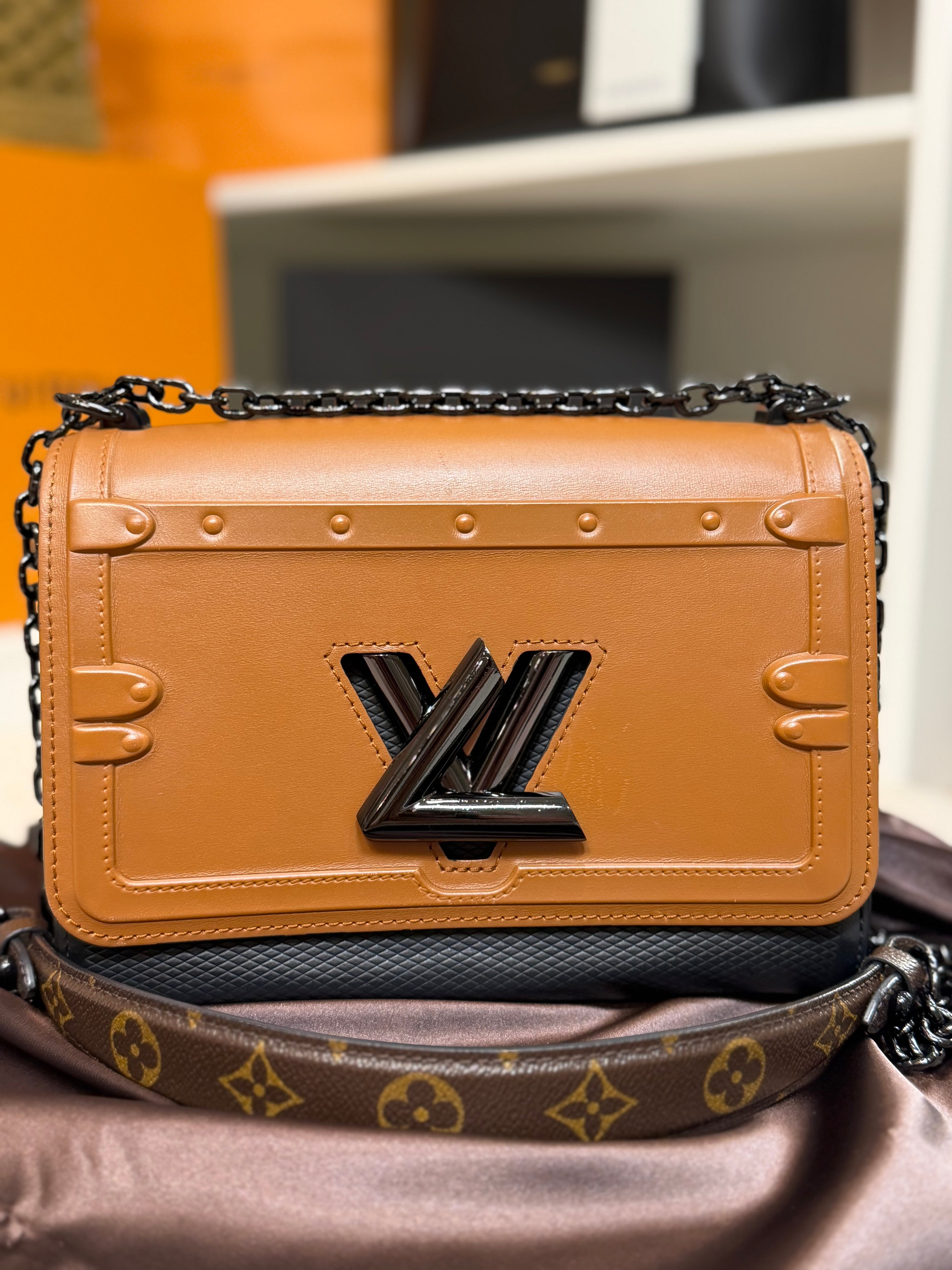Louis Vuitton MM Twist