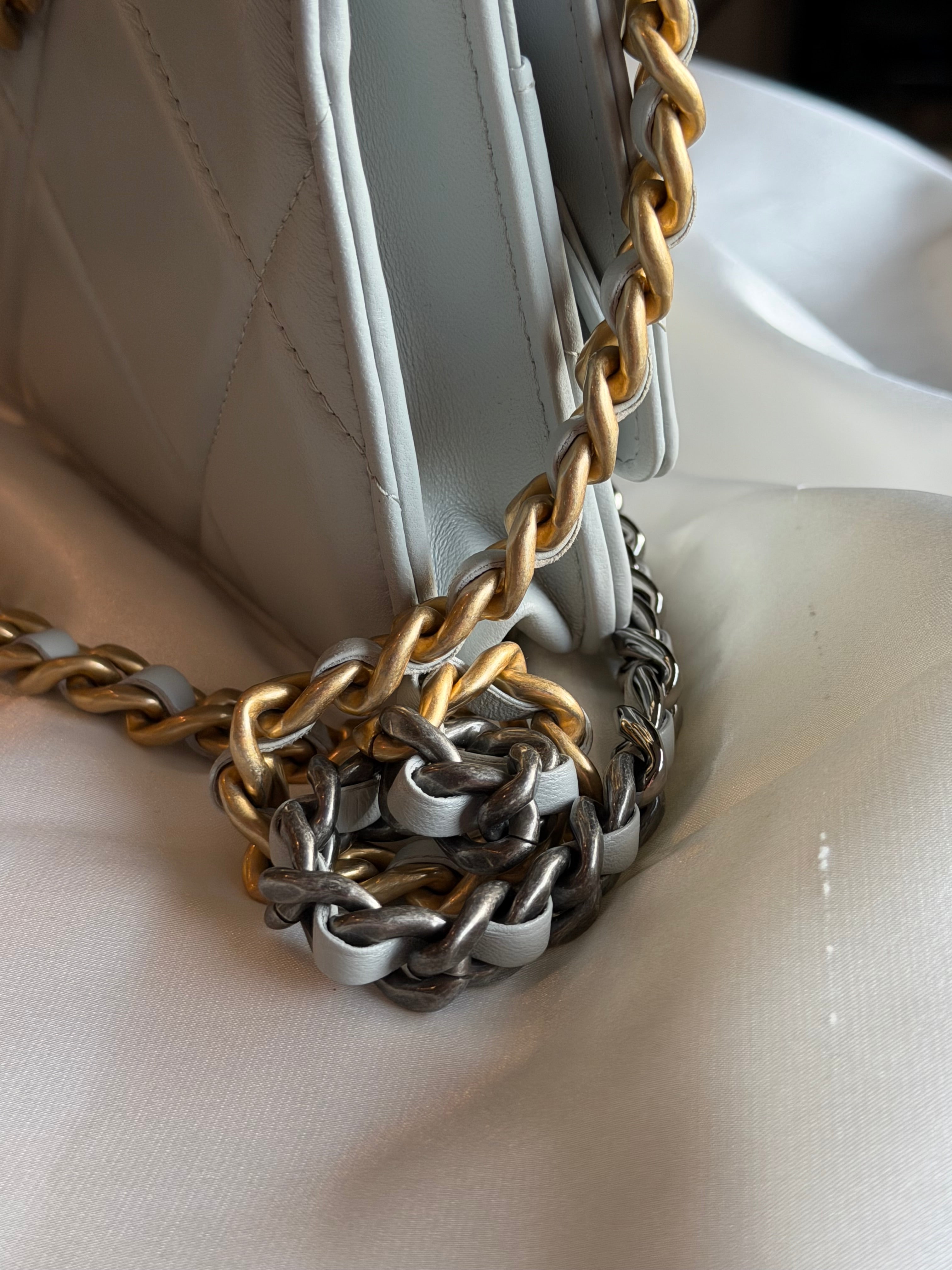 Chanel 19 Wallet on Chain