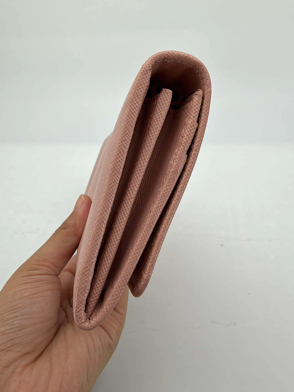 Prada Wallet On Chain