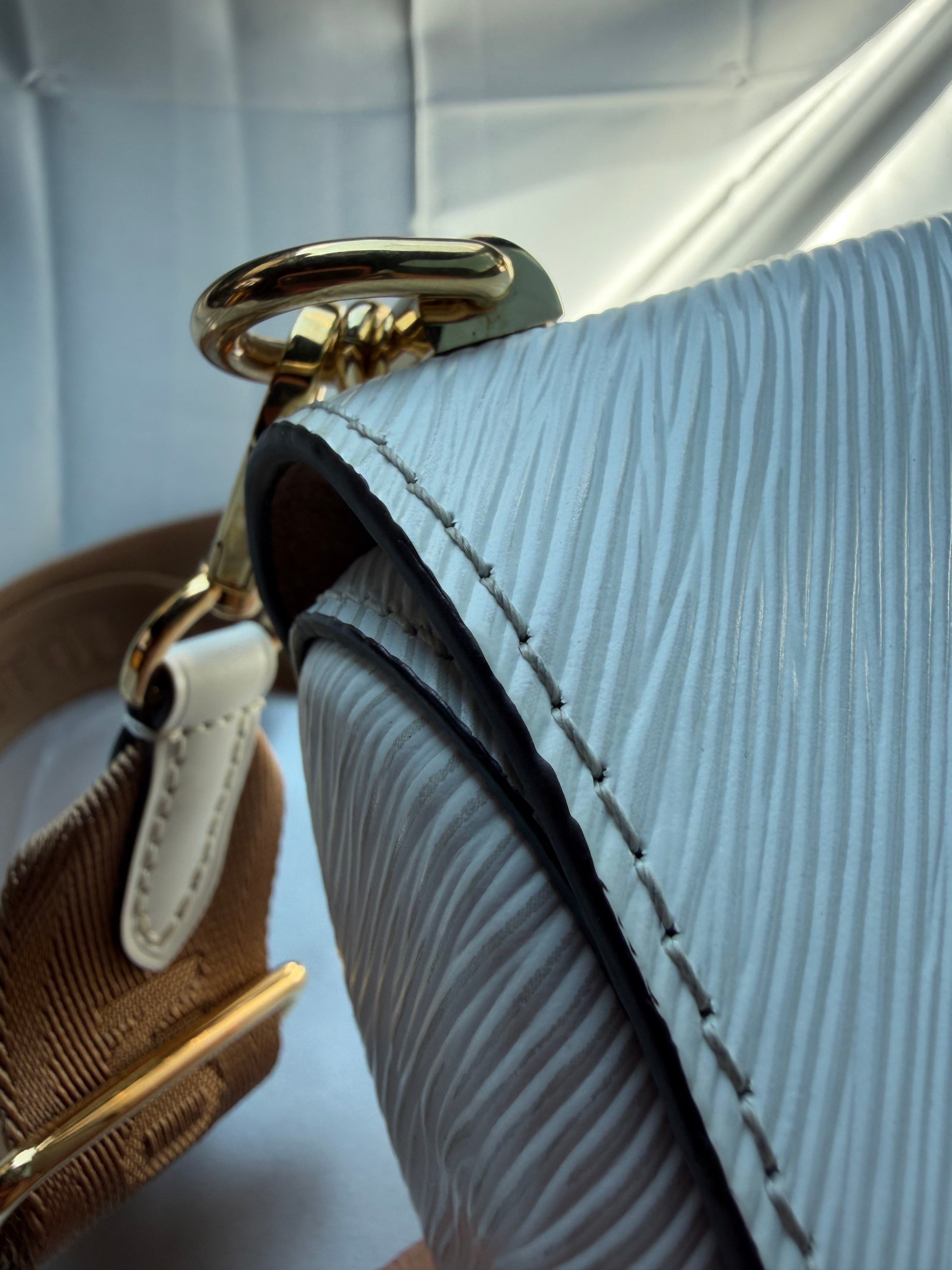 Louis Vuitton Epi Twist