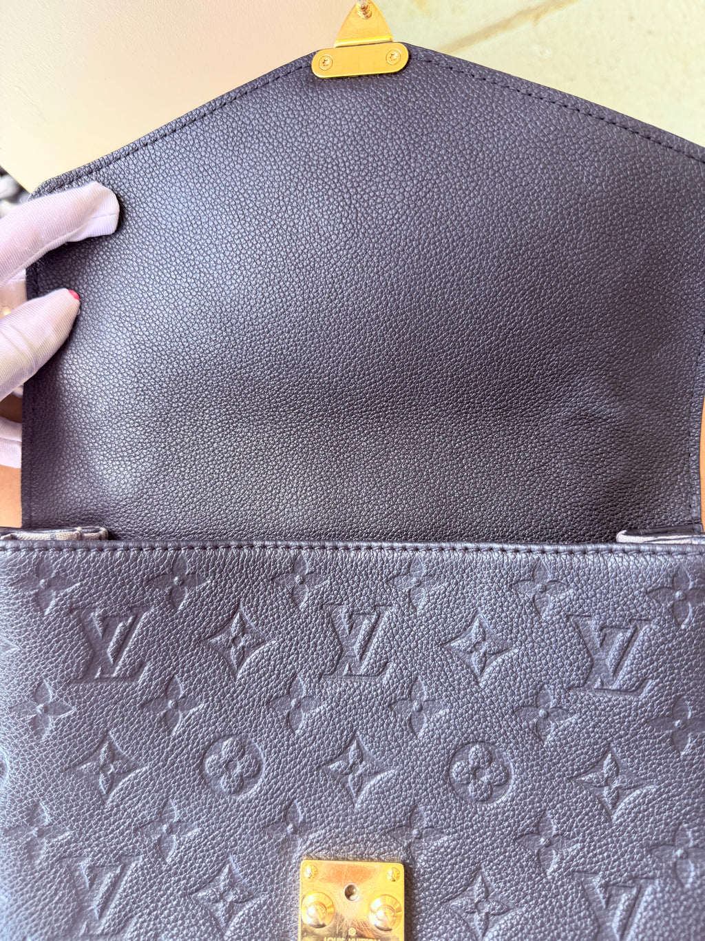 Louis Vuitton Métis Black