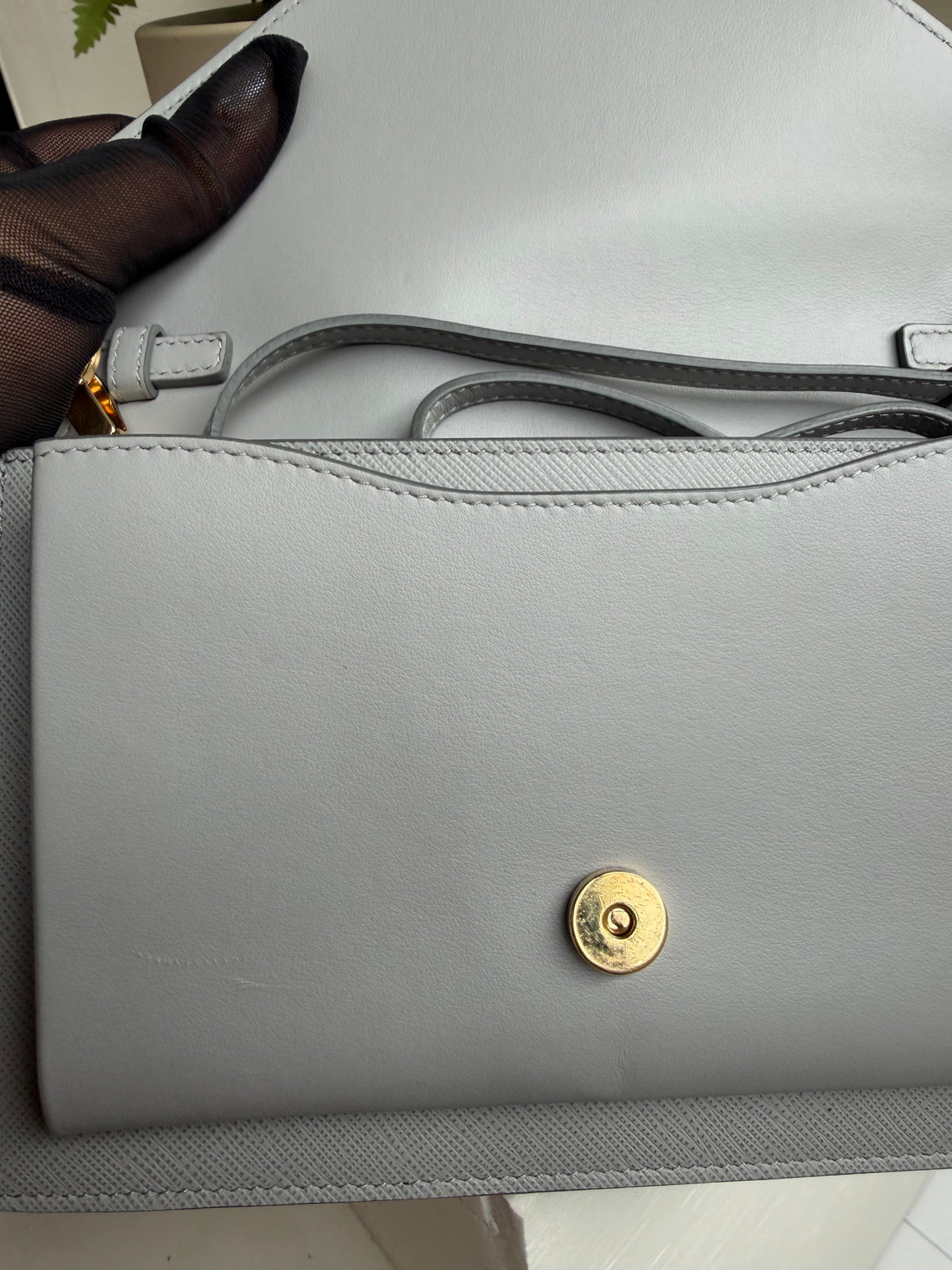 Prada Wallet on Chain