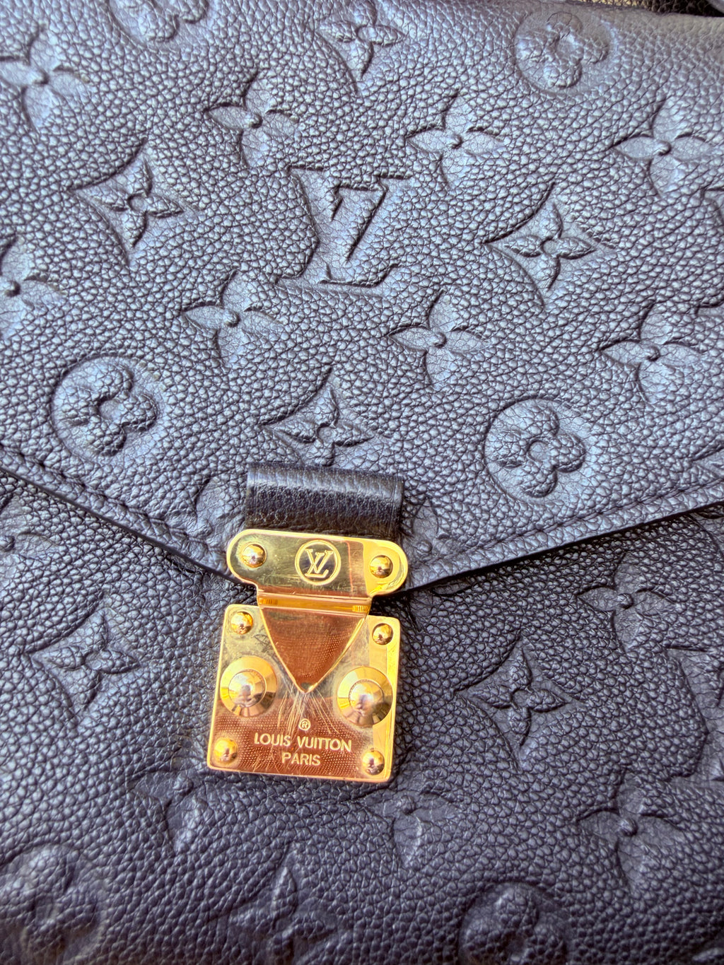 Louis Vuitton Métis Black