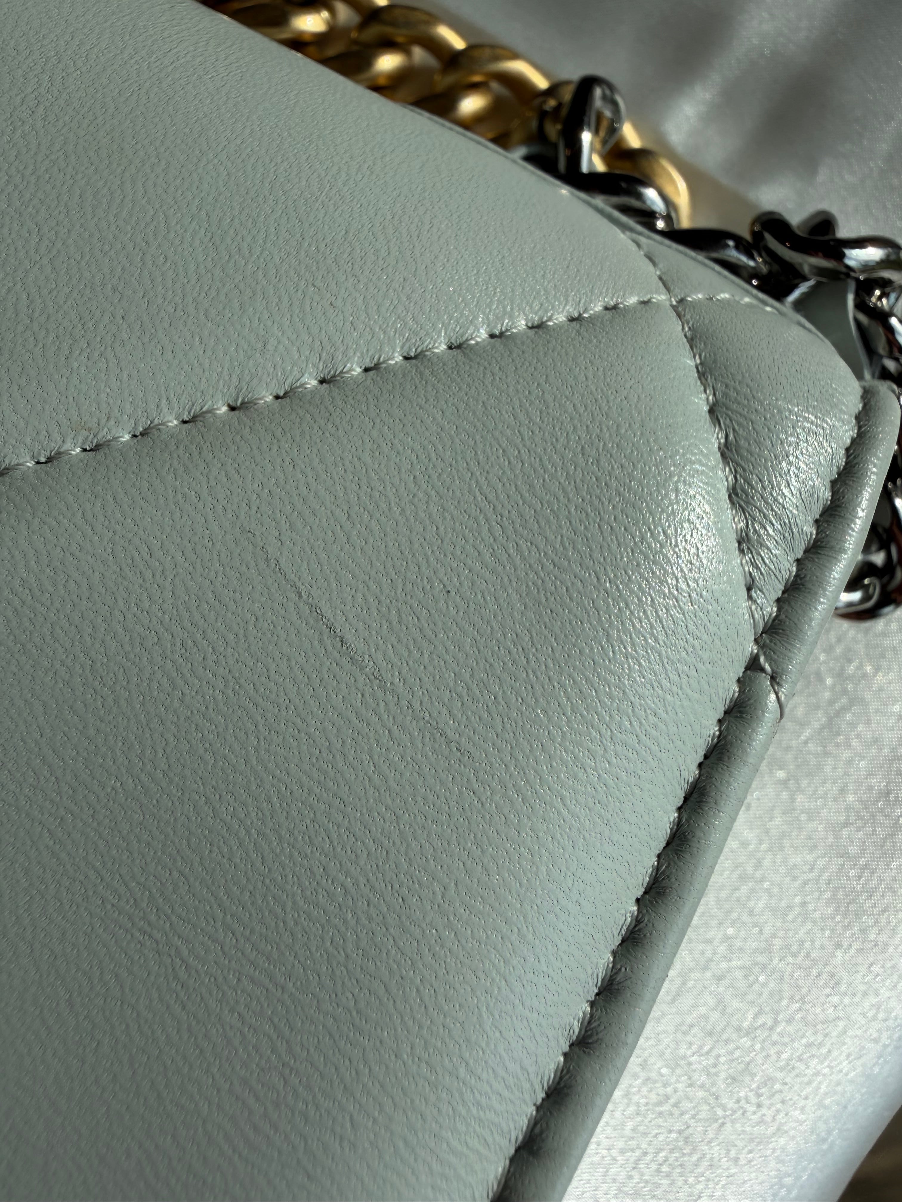 Chanel 19 Wallet on Chain