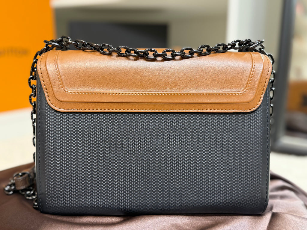 Louis Vuitton MM Twist