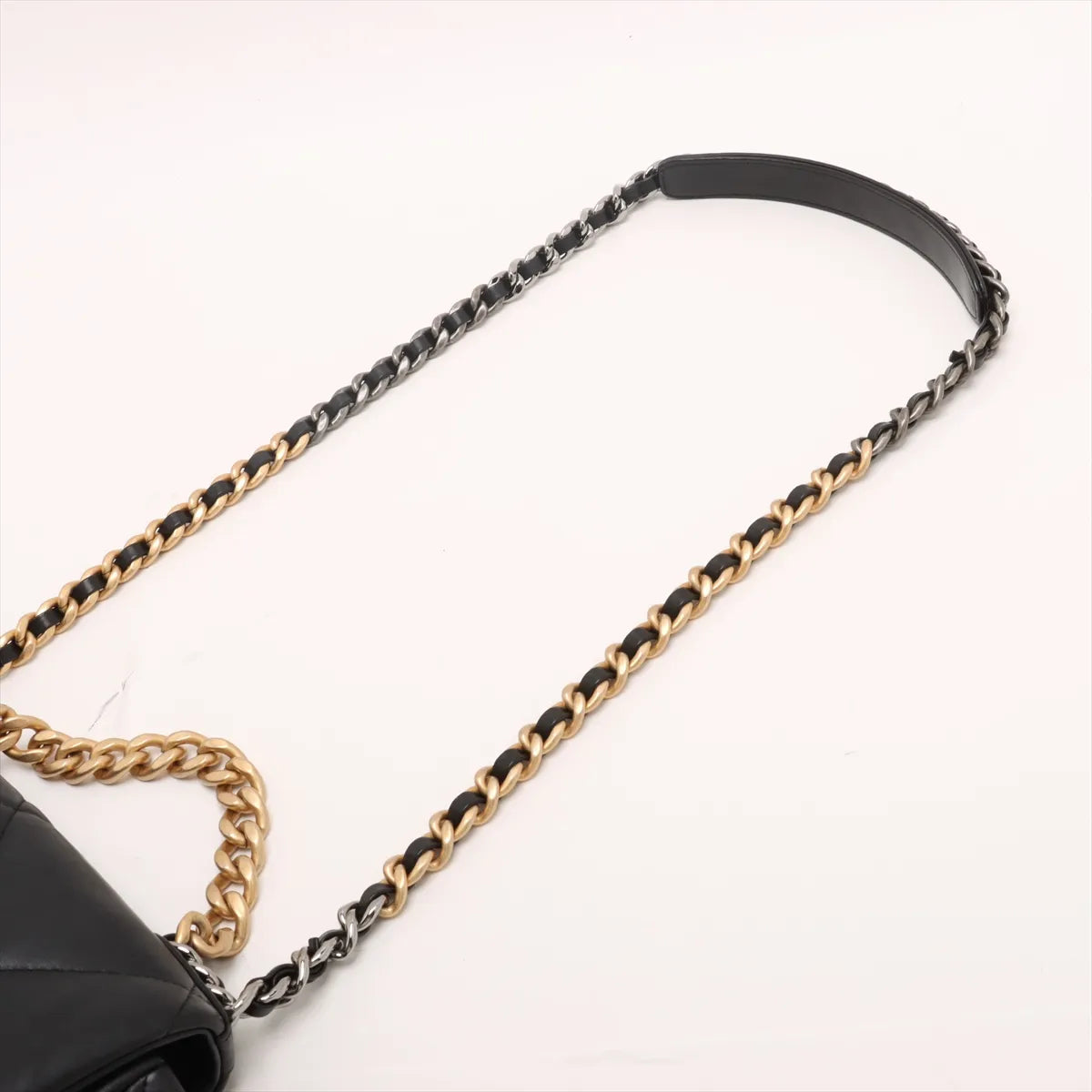 Chanel 19 Black