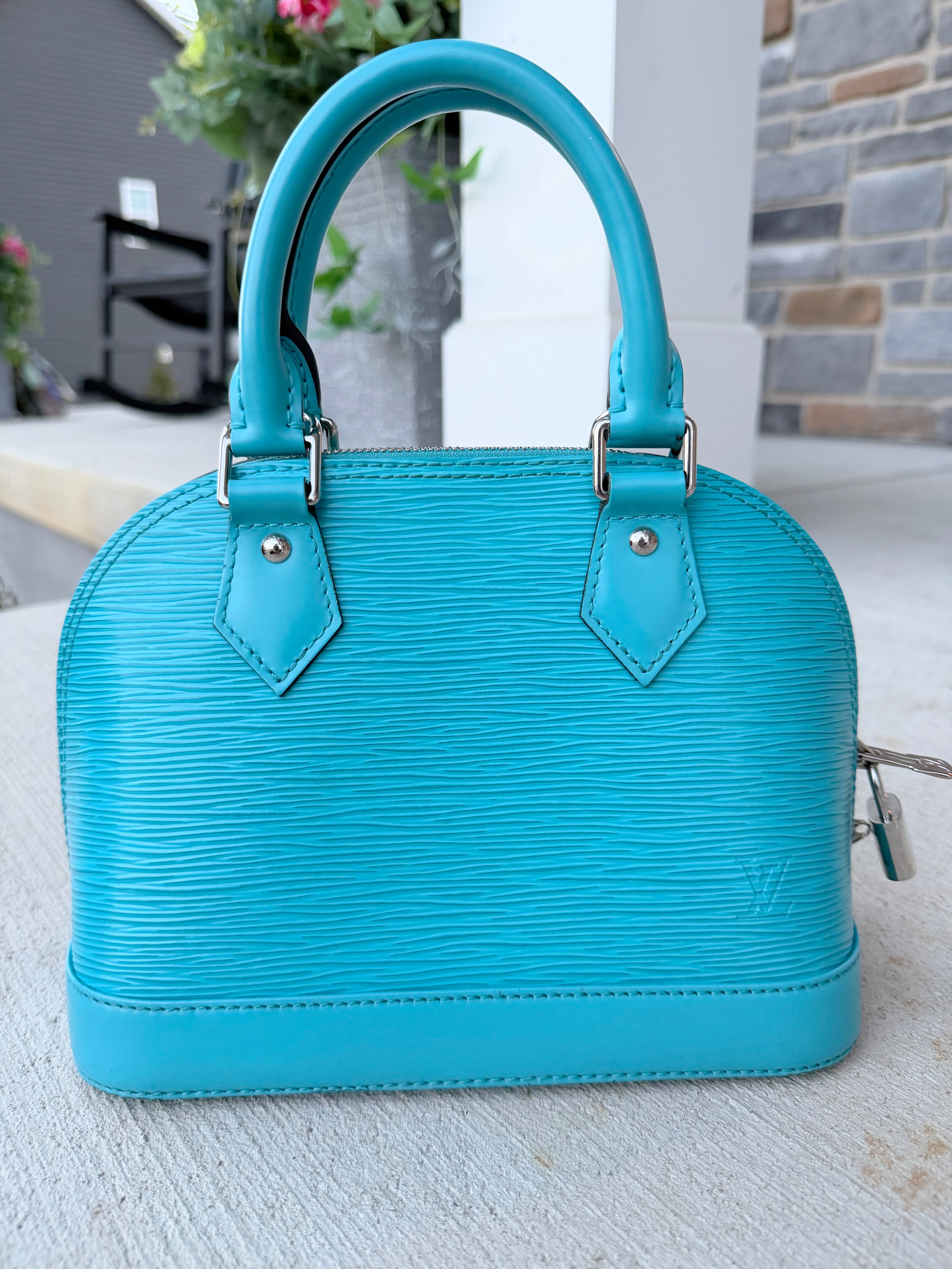 Louis Vuitton Epi Alma BB