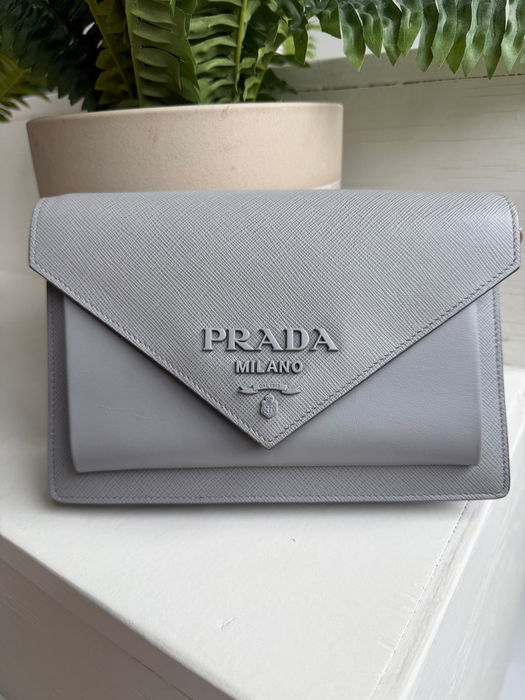Prada Wallet on Chain