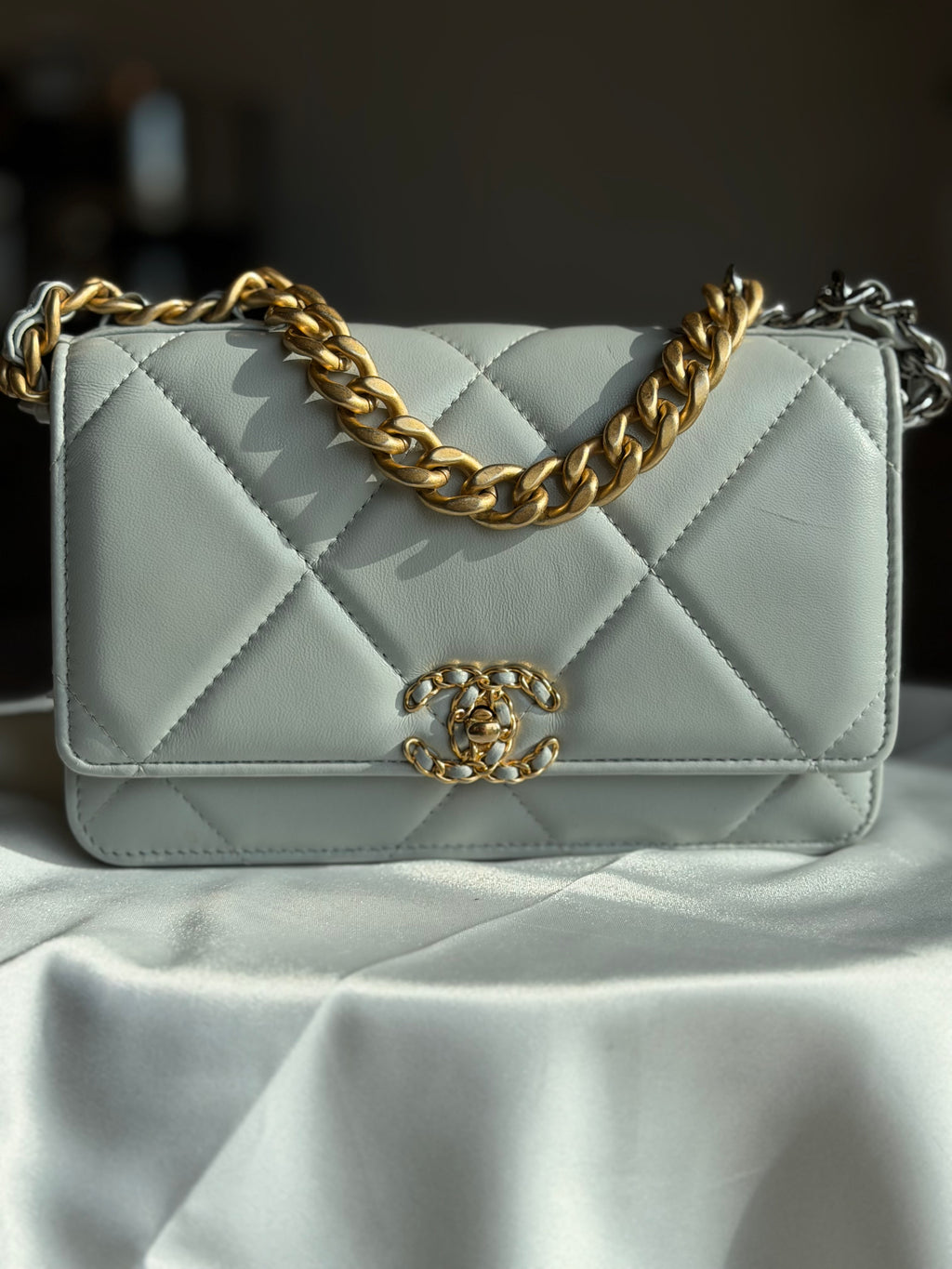Chanel 19 Wallet on Chain