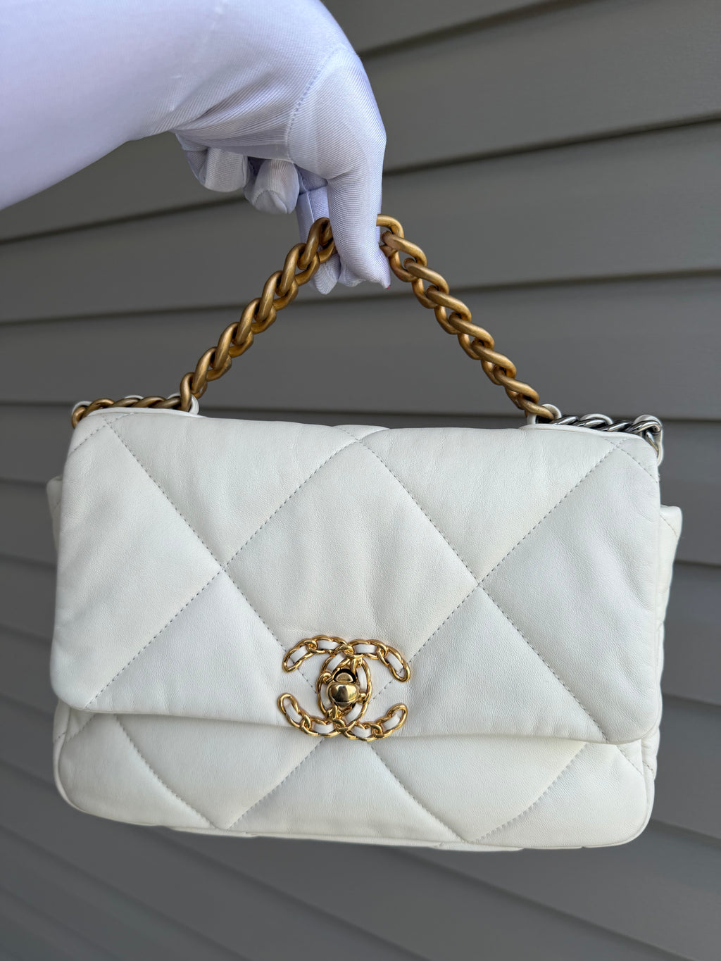Chanel 19 White