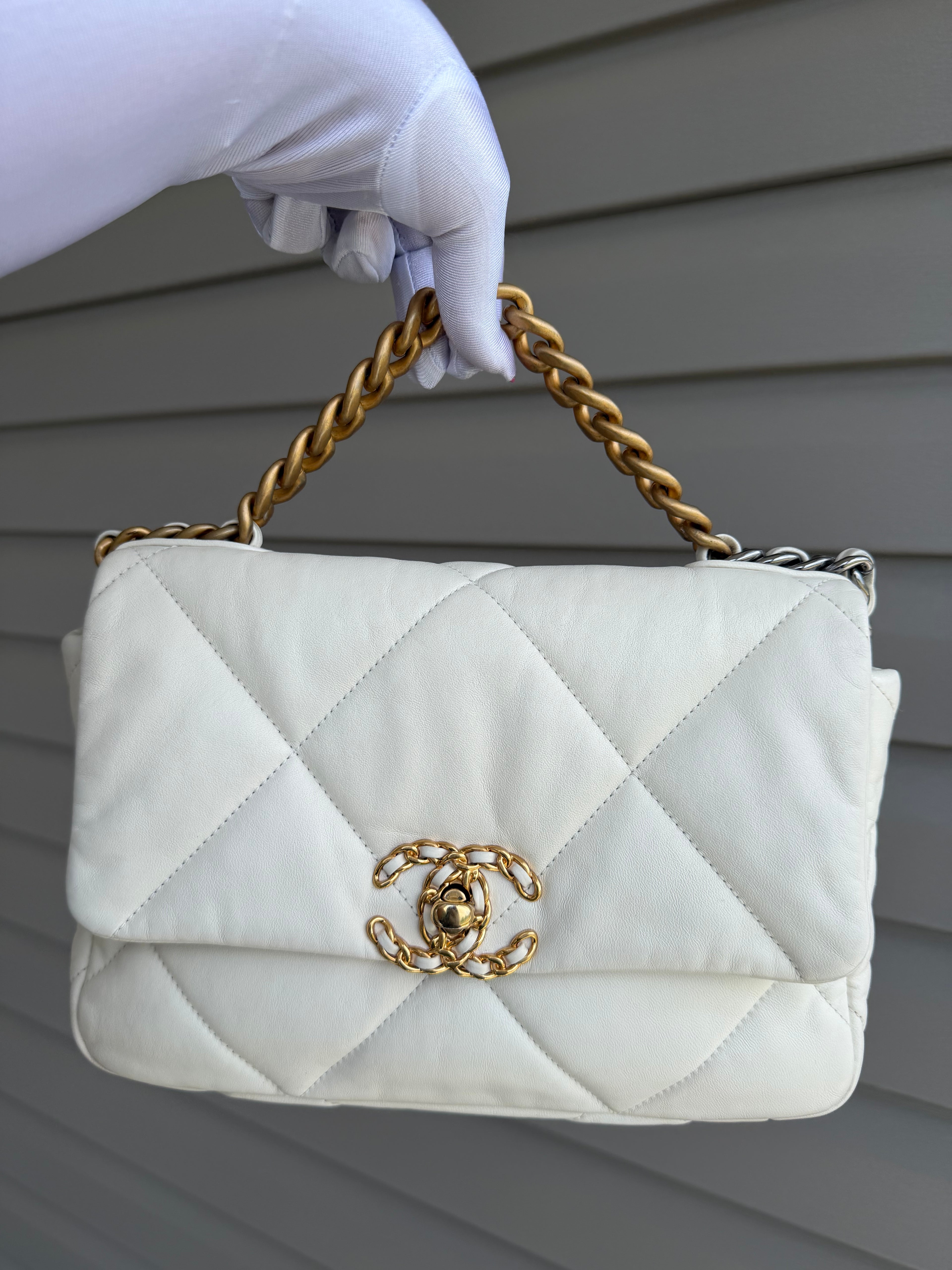 Chanel 19 White