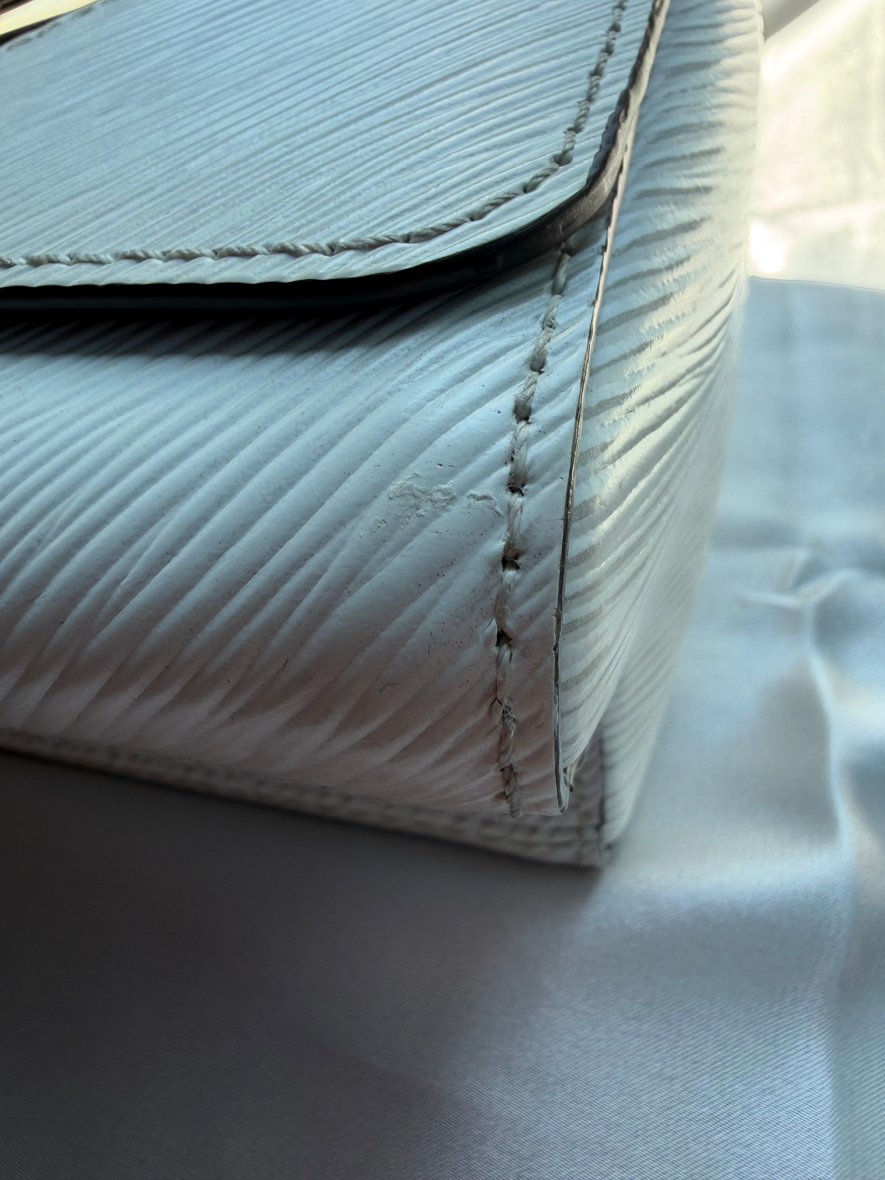 Louis Vuitton Epi Twist