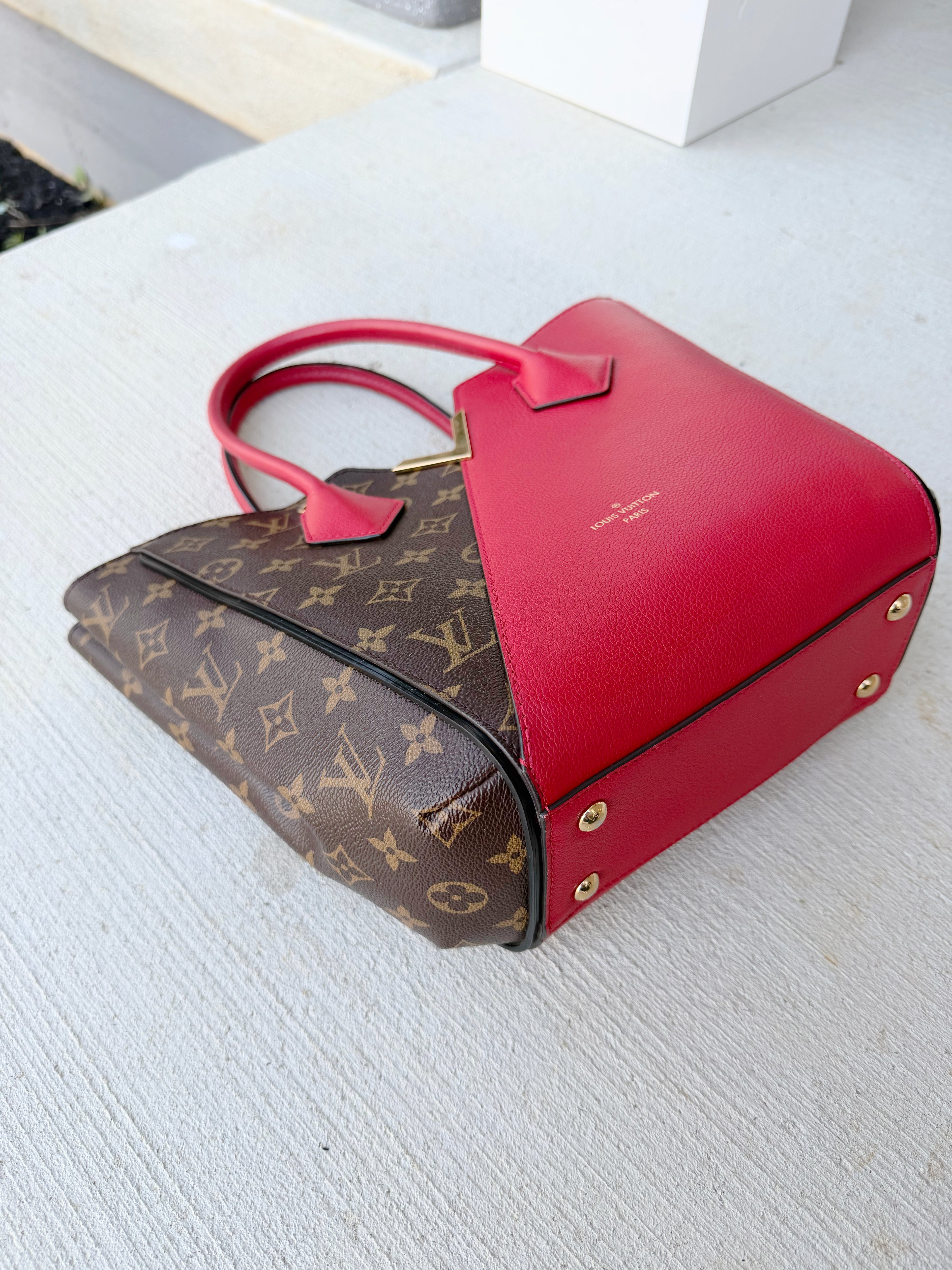 Louis Vuitton V Tote