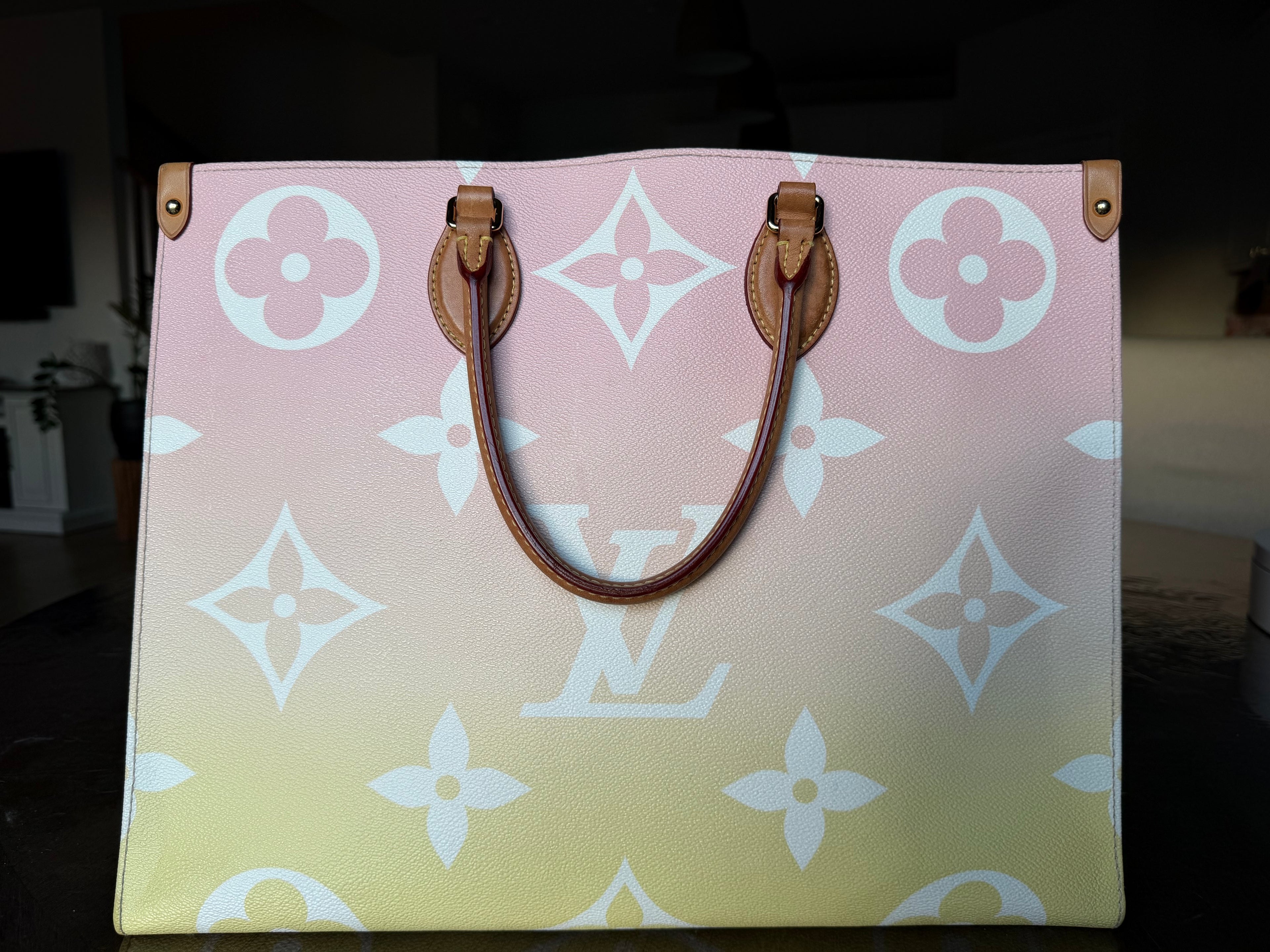 Louis Vuitton On The Go GM limited