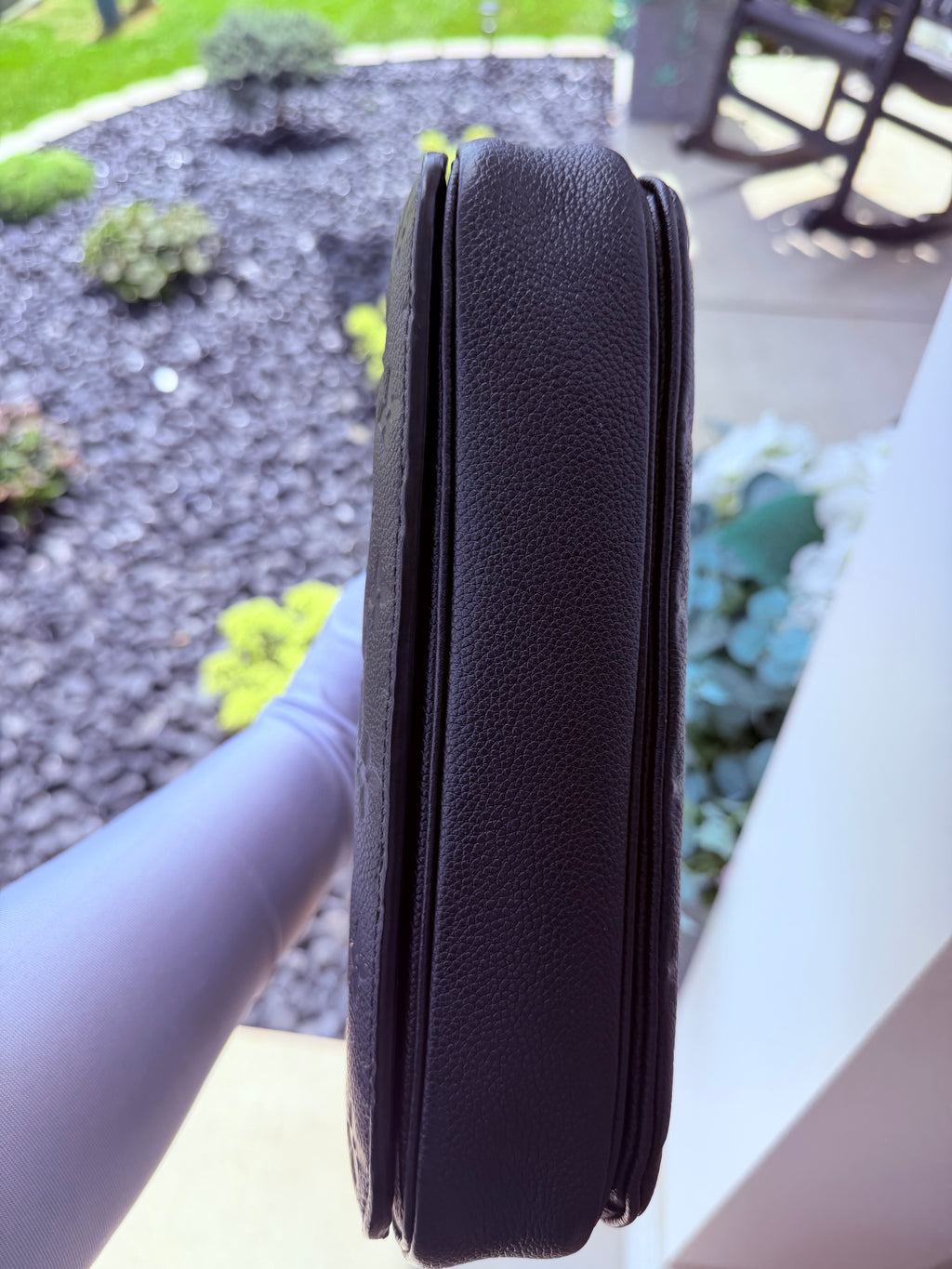 Louis Vuitton Métis Black