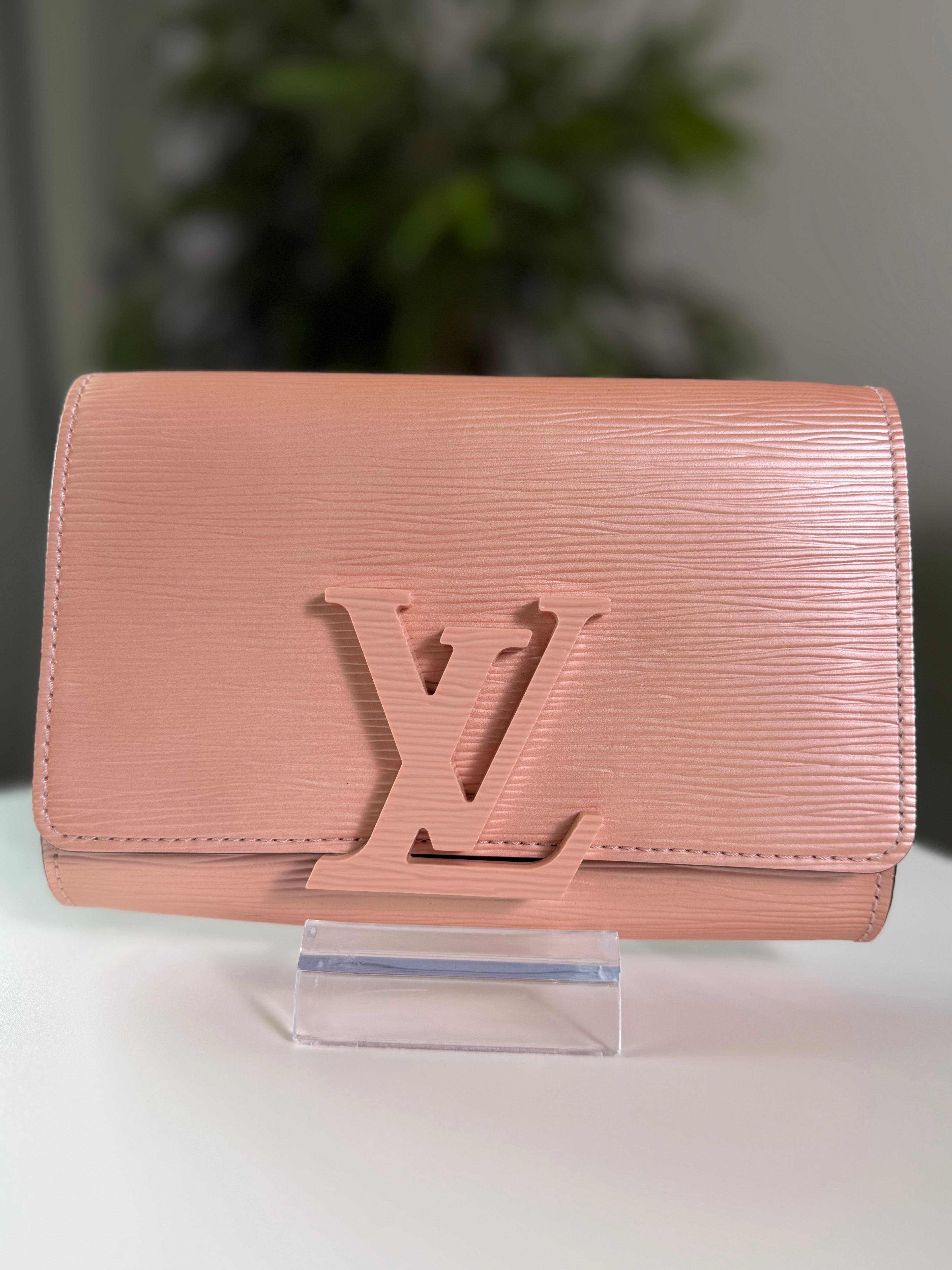 Louis Vuitton Clutch/Crossbody