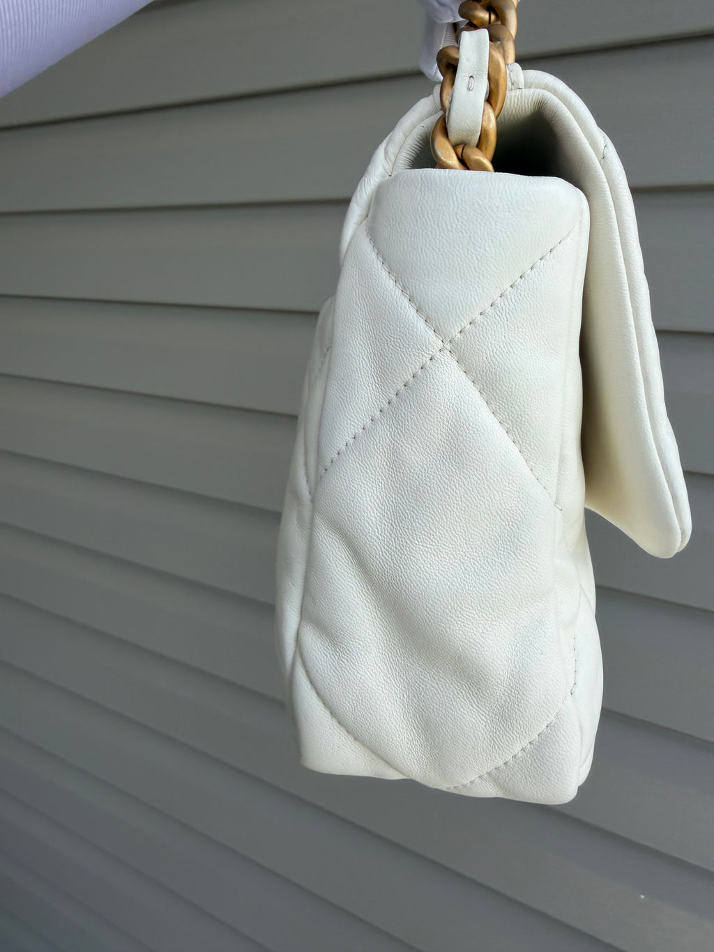 Chanel 19 White