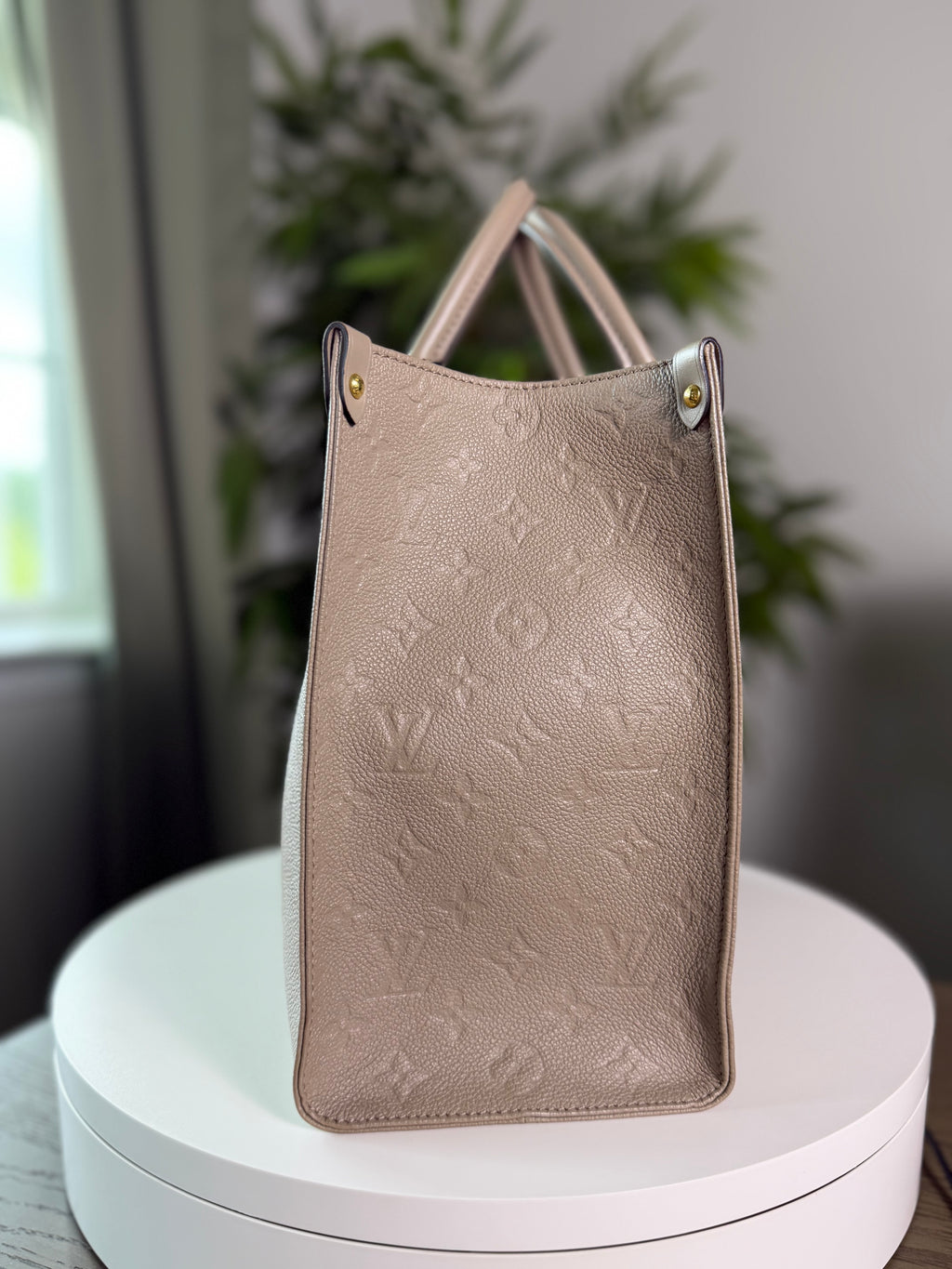 Louis Vuitton On The Go MM