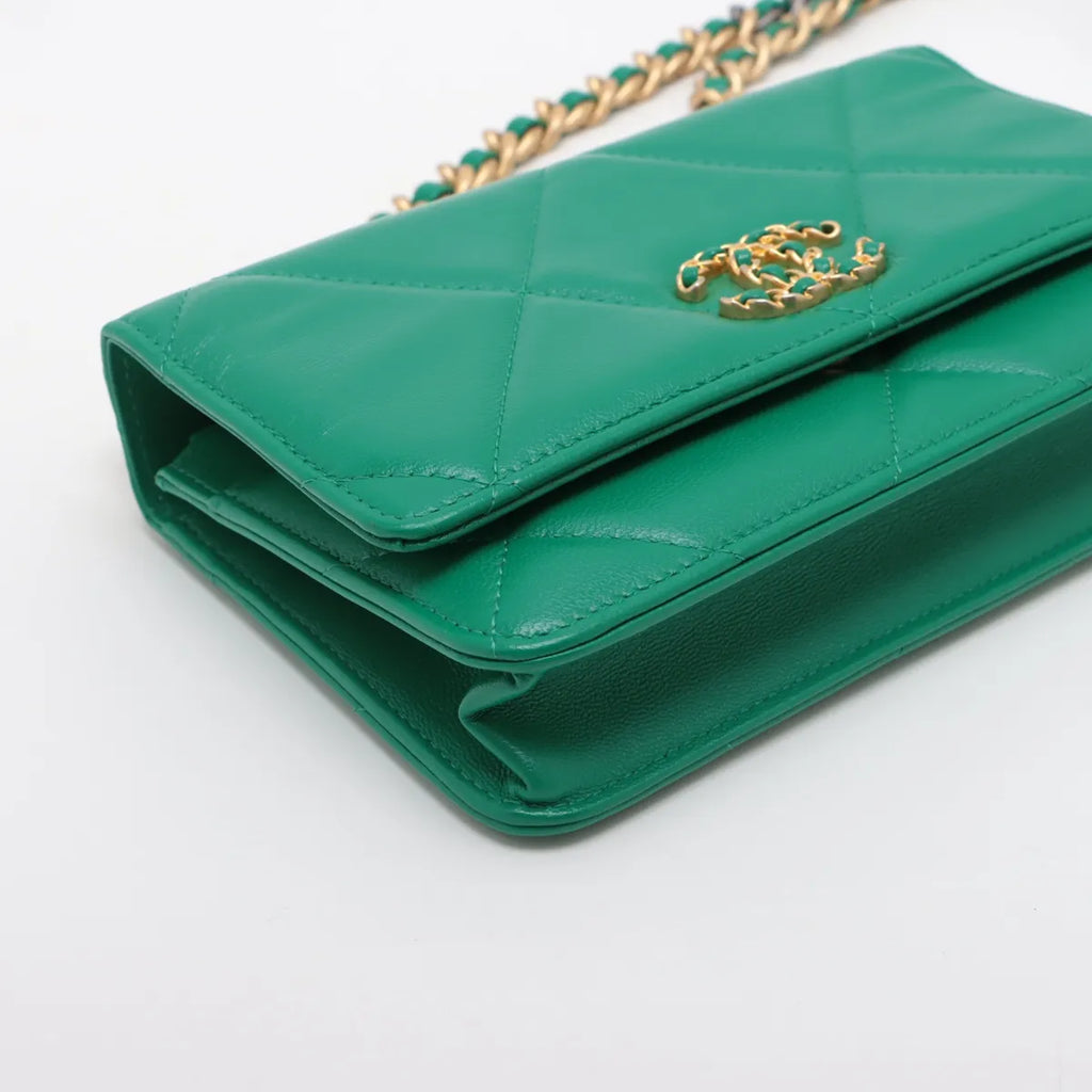 Chanel CHANEL 19 Lambskin Chain Wallet Green