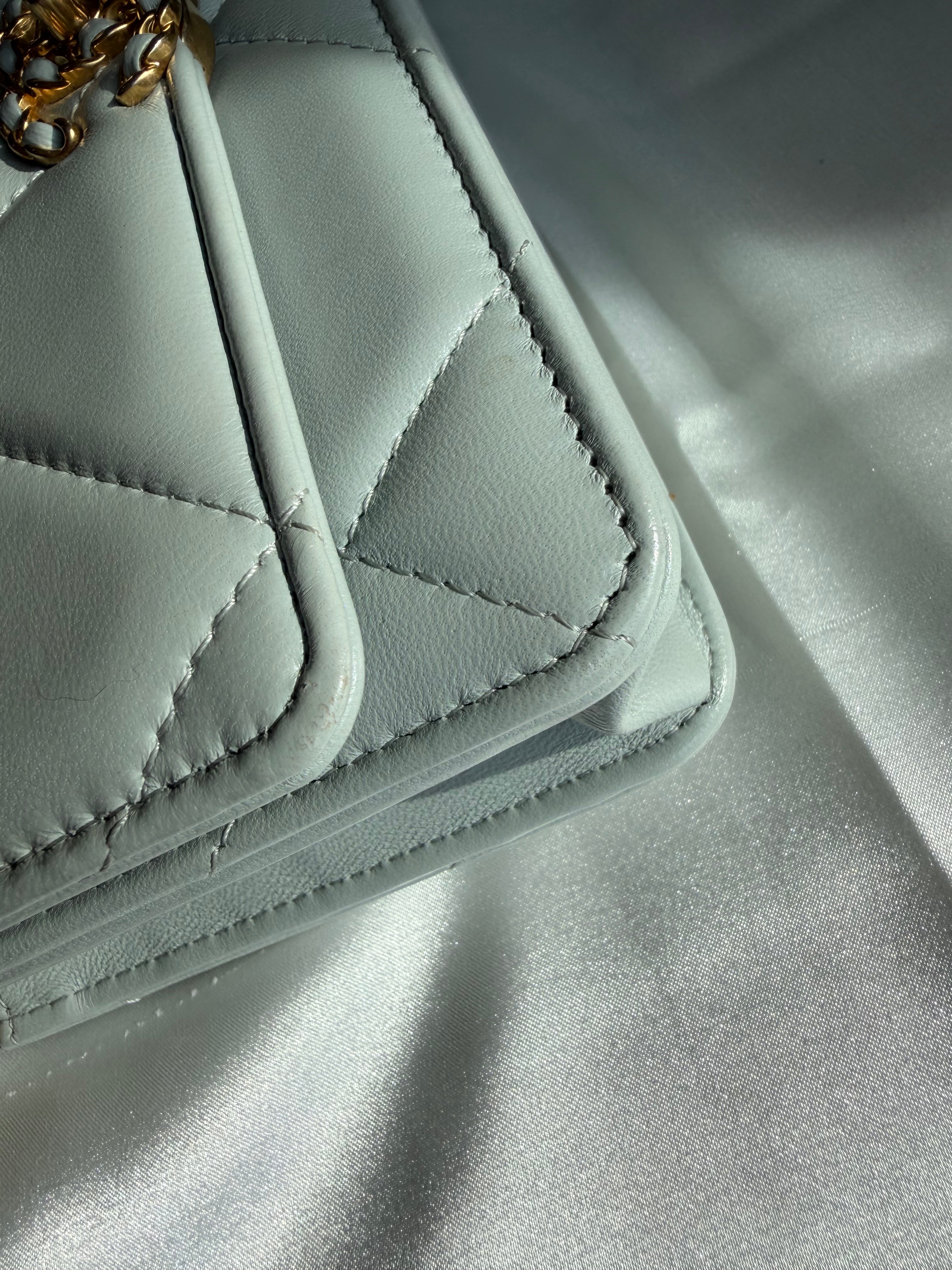 Chanel 19 Wallet on Chain
