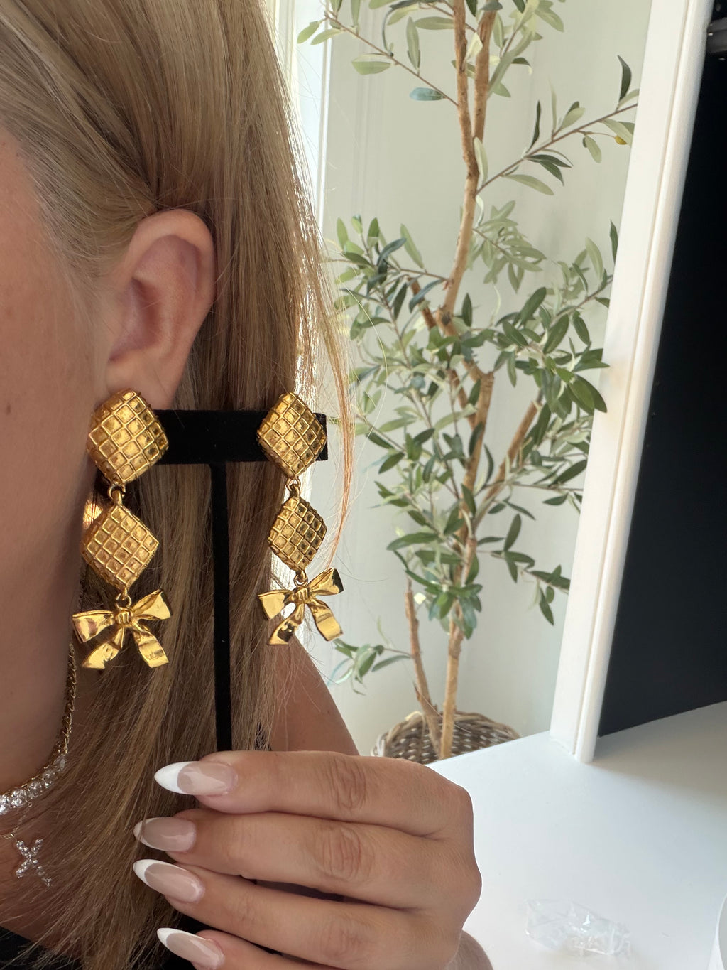 Chanel Earrings Gold