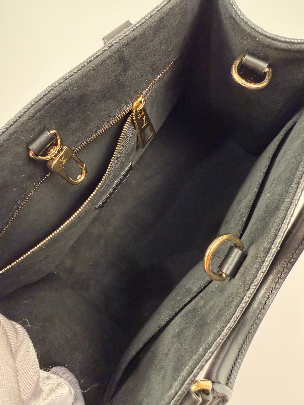 Louis Vuitton On The Go PM