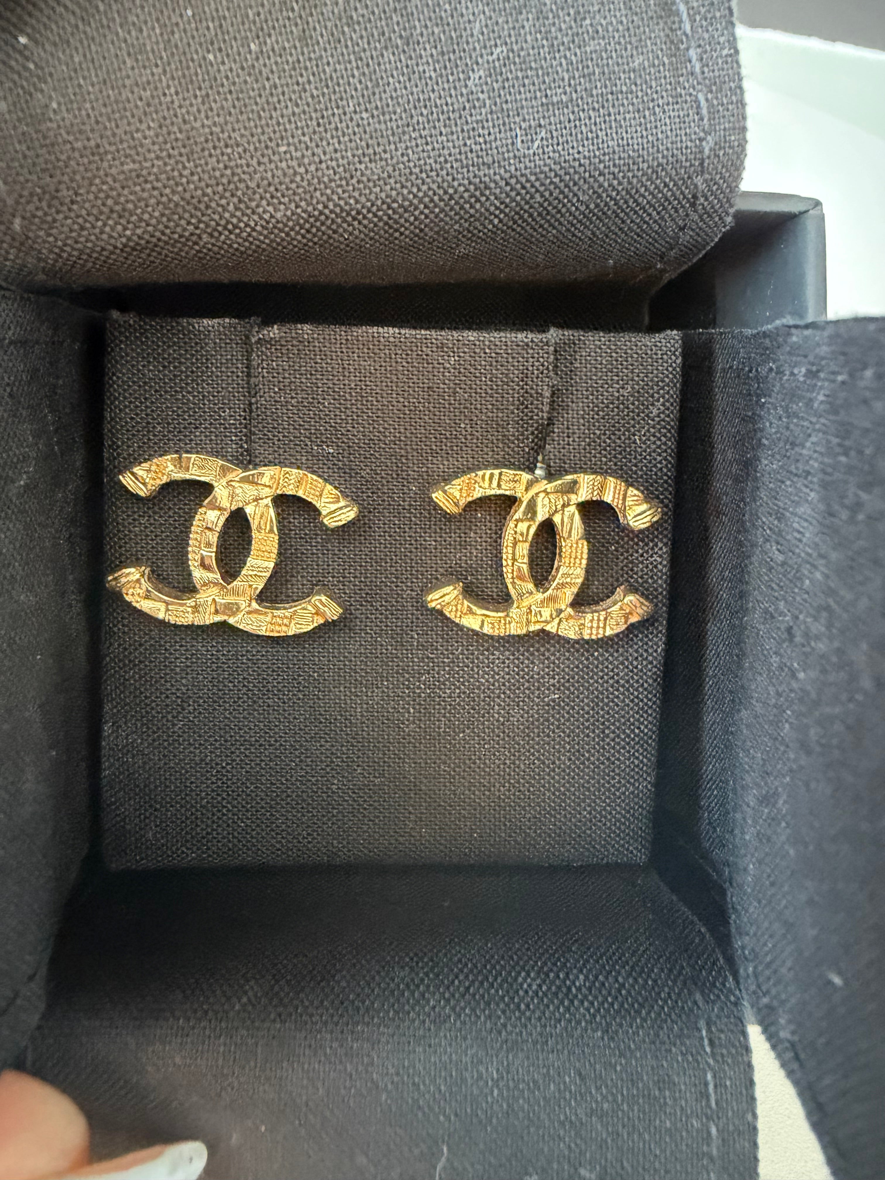 Chanel Earrings Gold