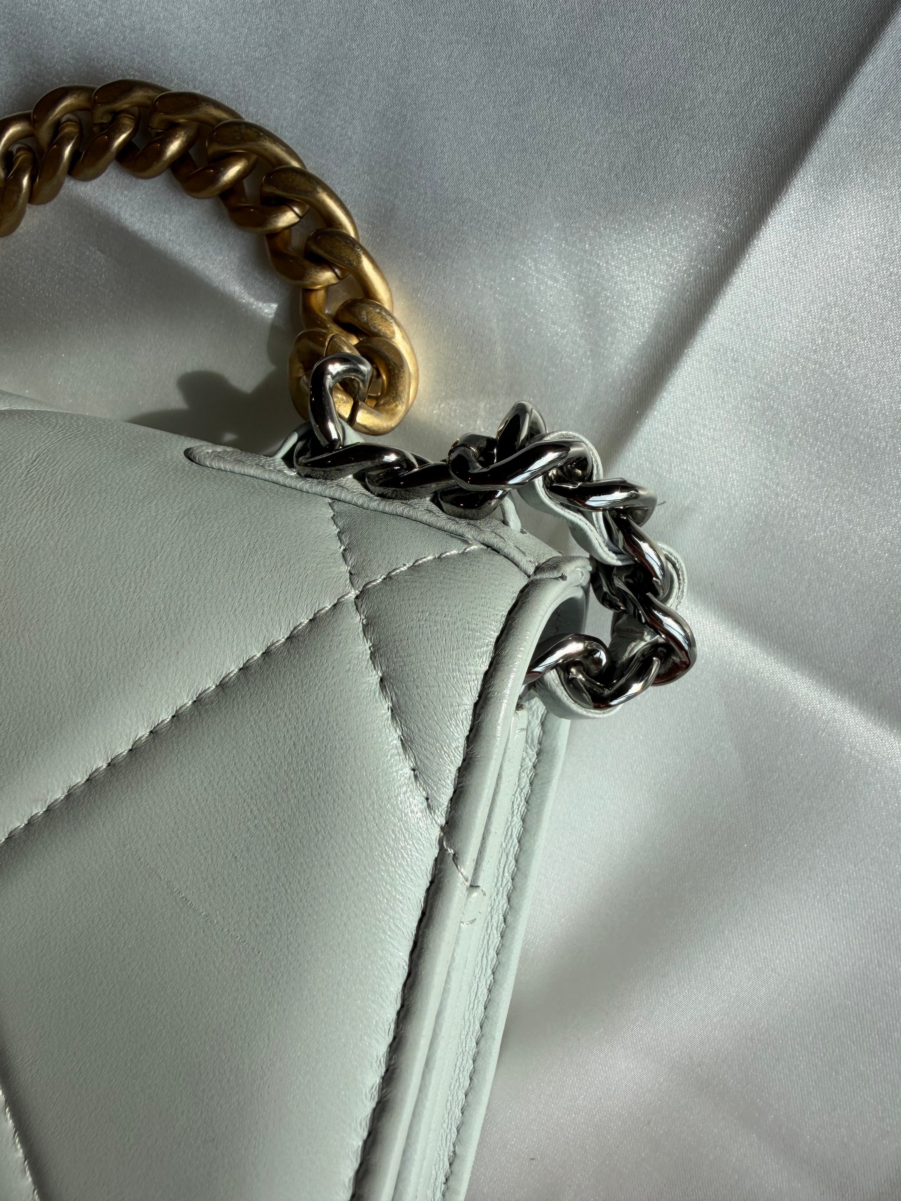 Chanel 19 Wallet on Chain