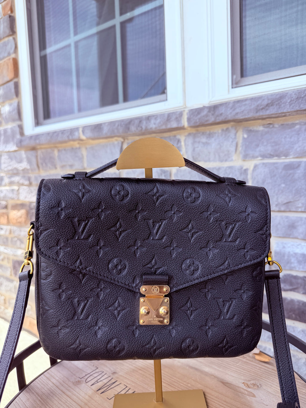 Louis Vuitton Métis Black