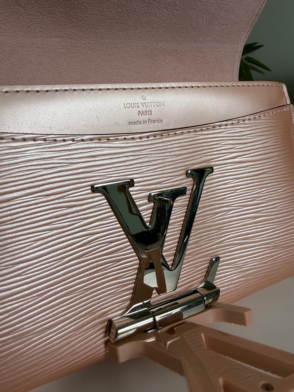 Louis Vuitton Clutch/Crossbody