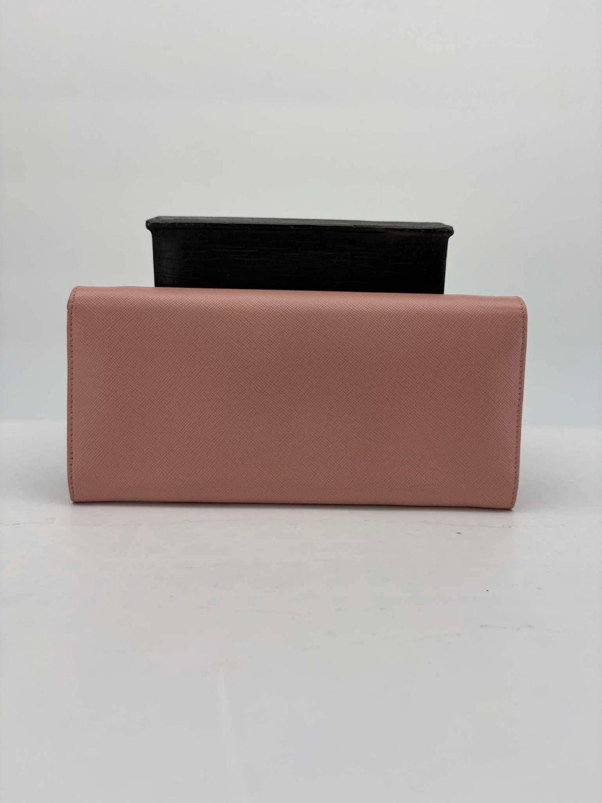 Prada Wallet On Chain