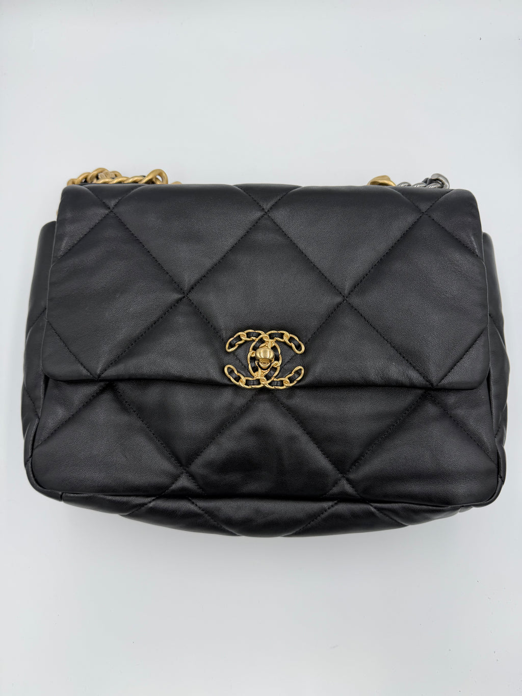 Chanel 19 Black Medium