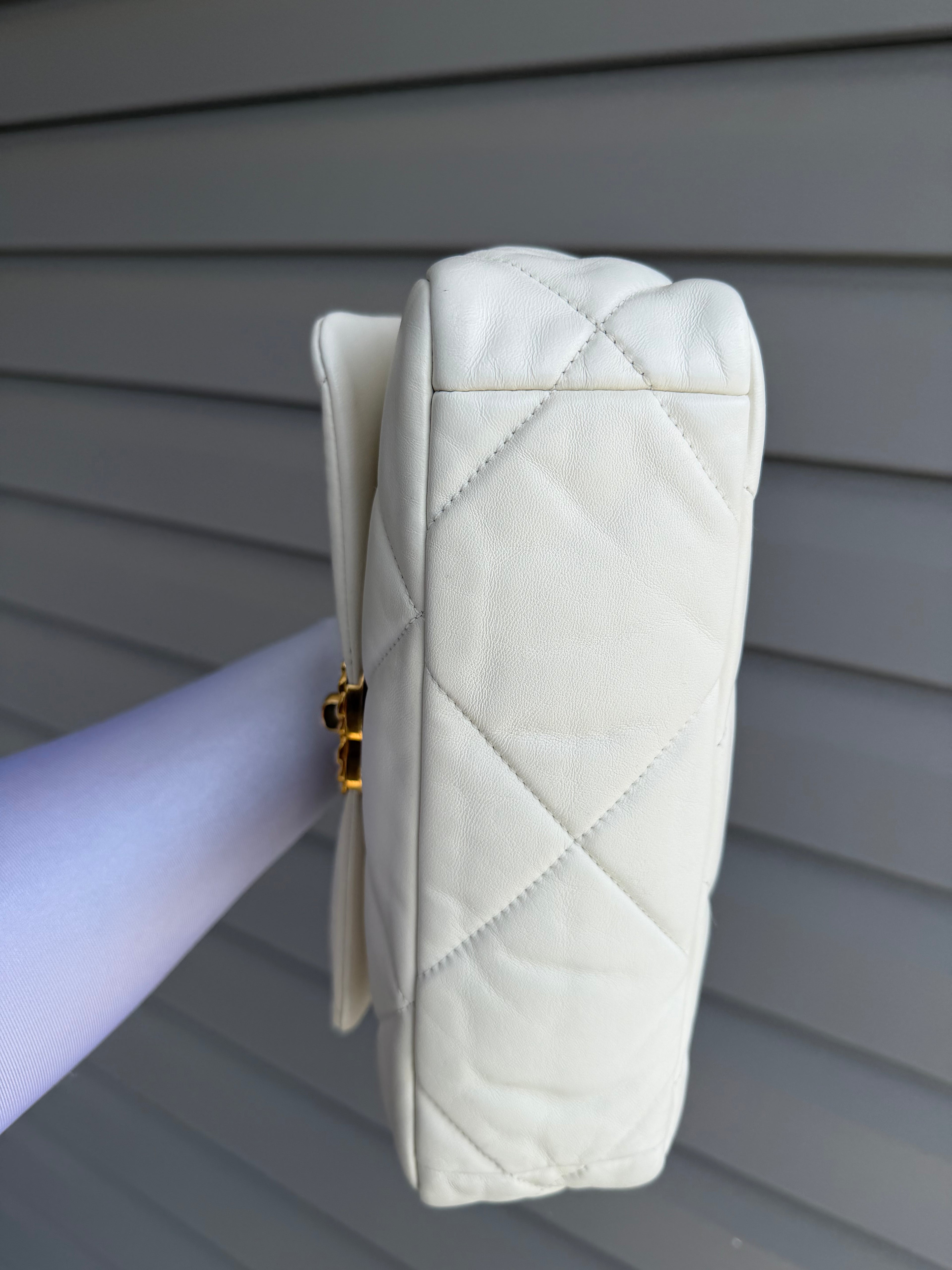 Chanel 19 White
