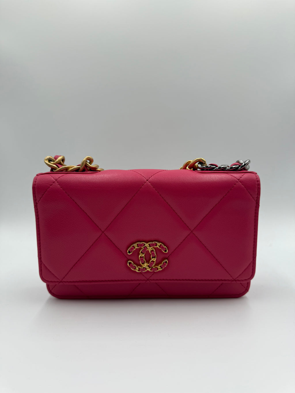 Chanel 19 WOC