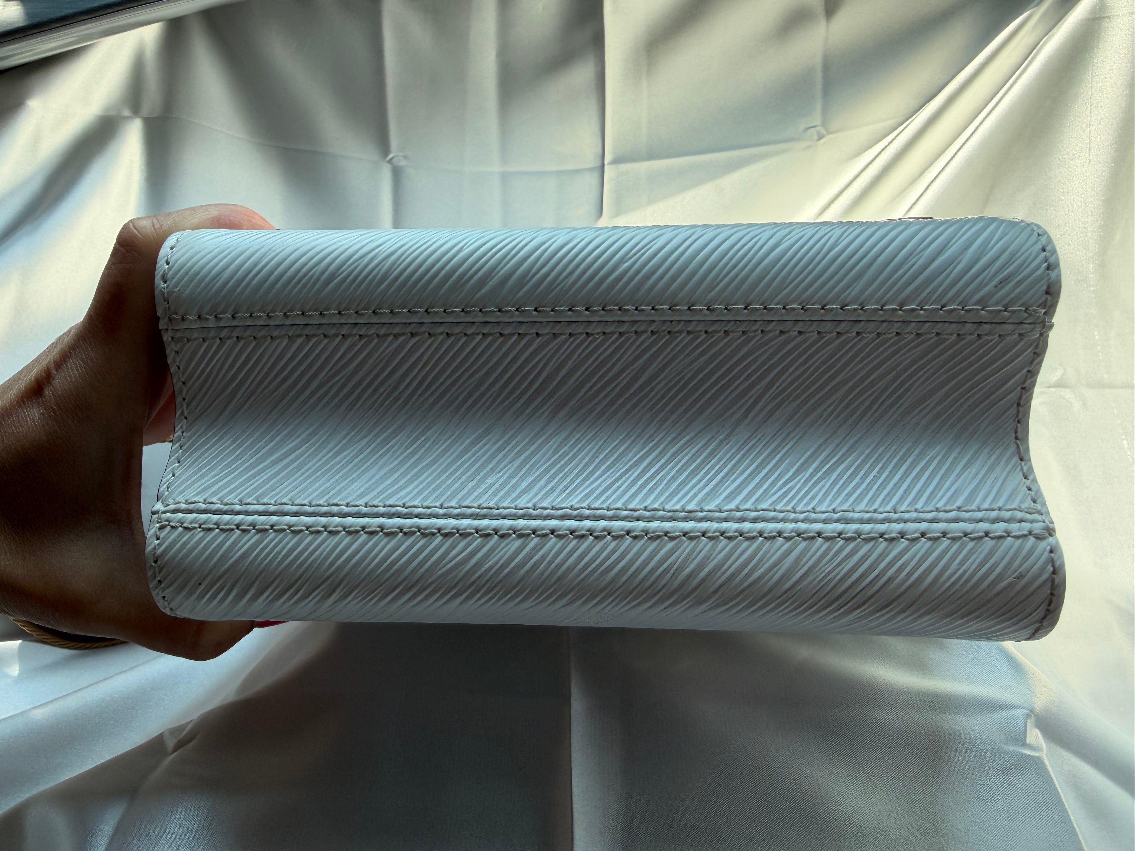 Louis Vuitton Epi Twist
