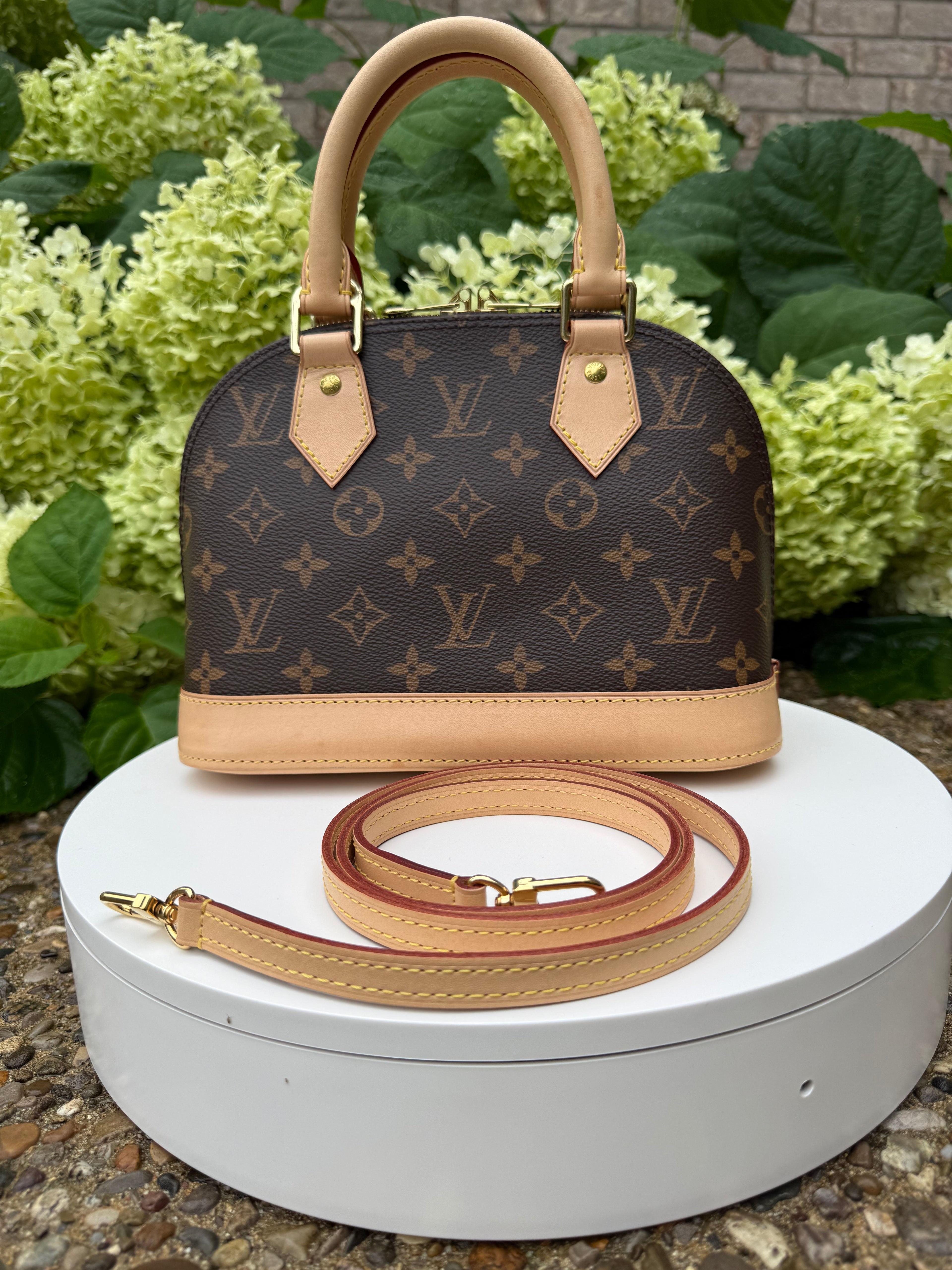 Louis Vuitton Alma Monogram BB