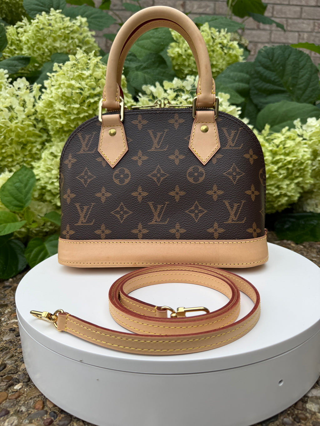 Louis Vuitton Alma Monogram BB