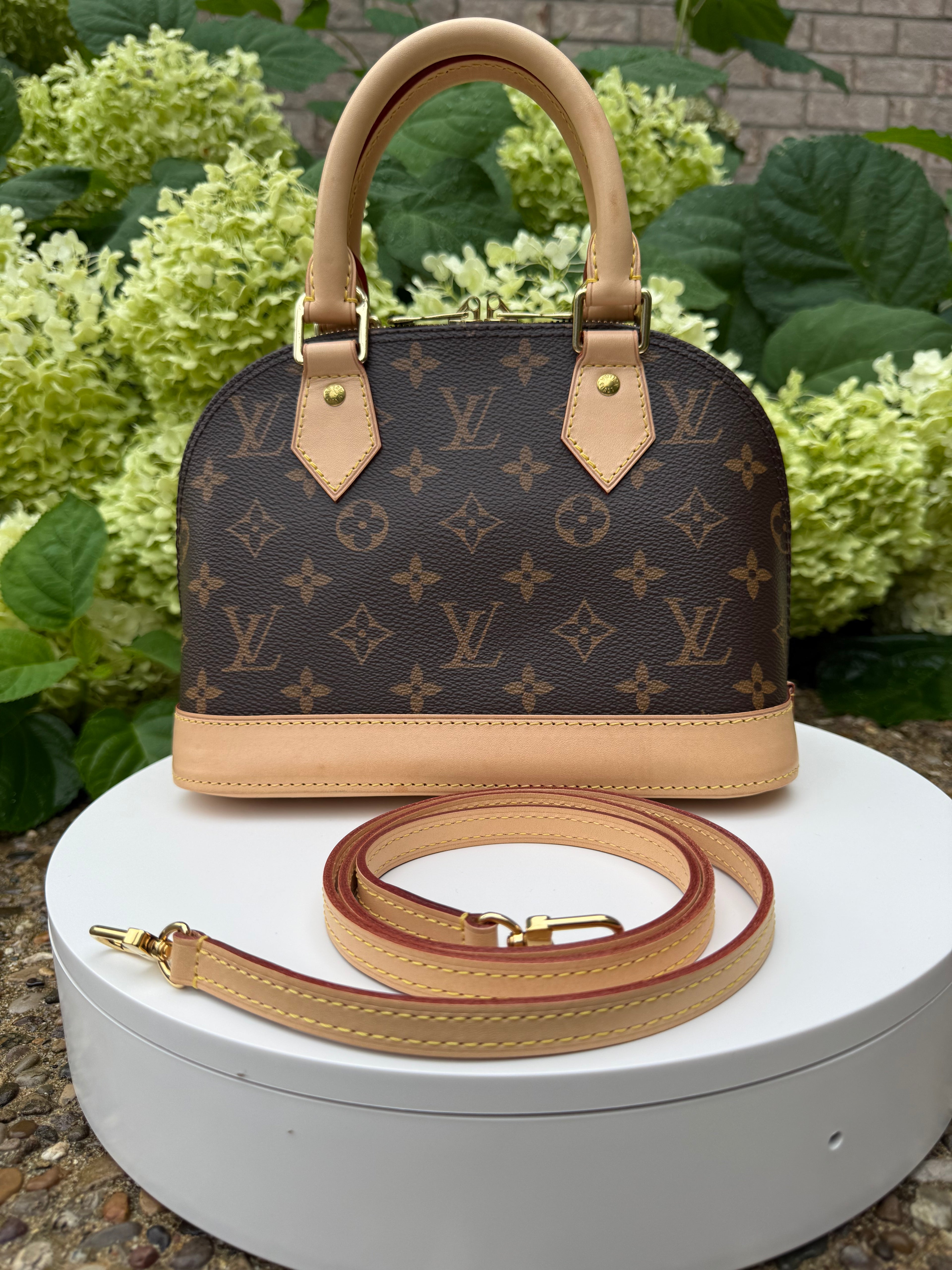 Louis Vuitton Alma Monogram BB