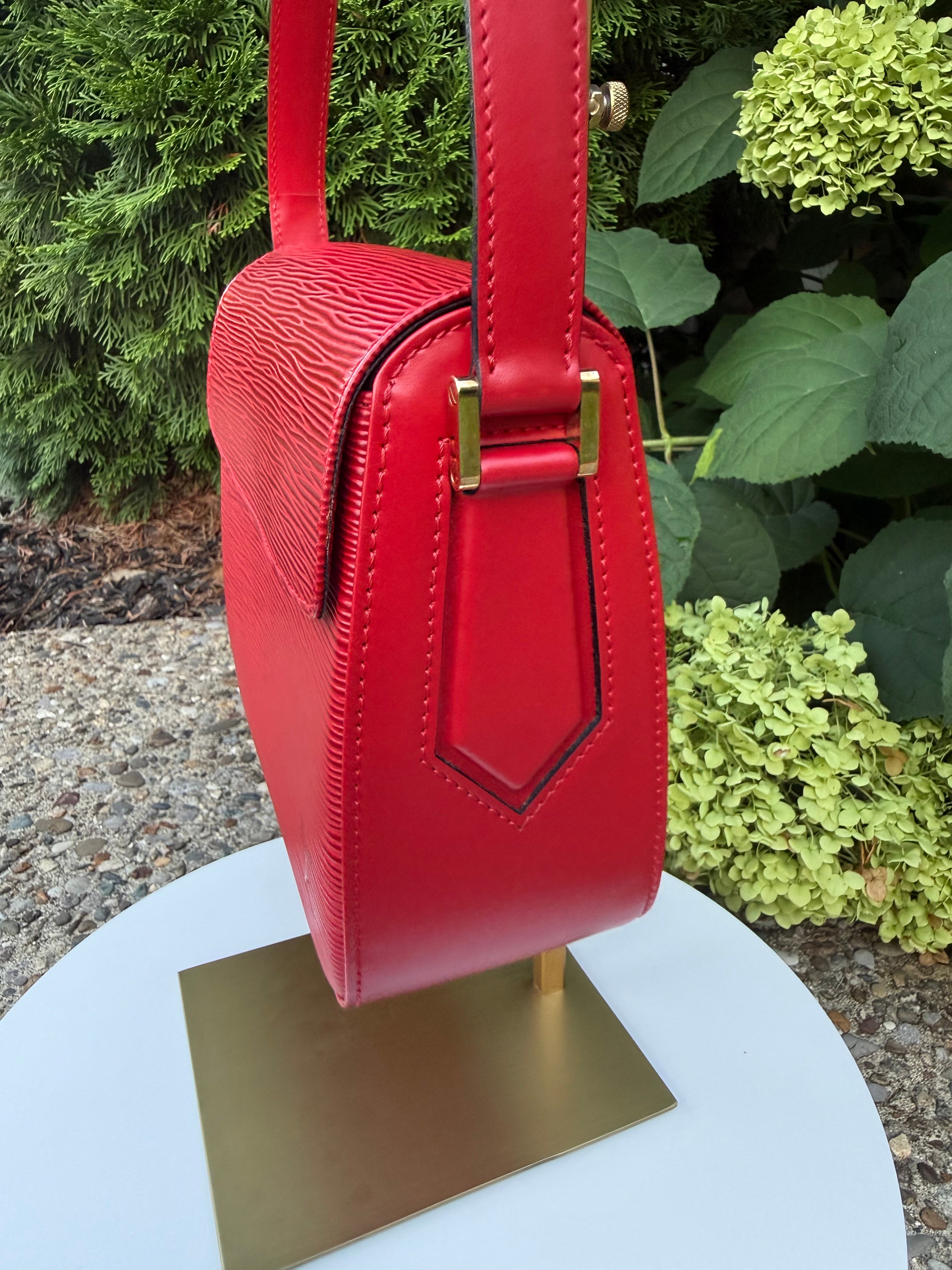 Louis Vuitton epi shoulder bag