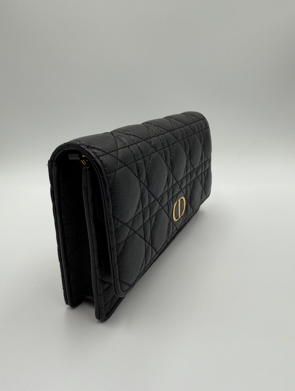 Dior Wallet on a Chain