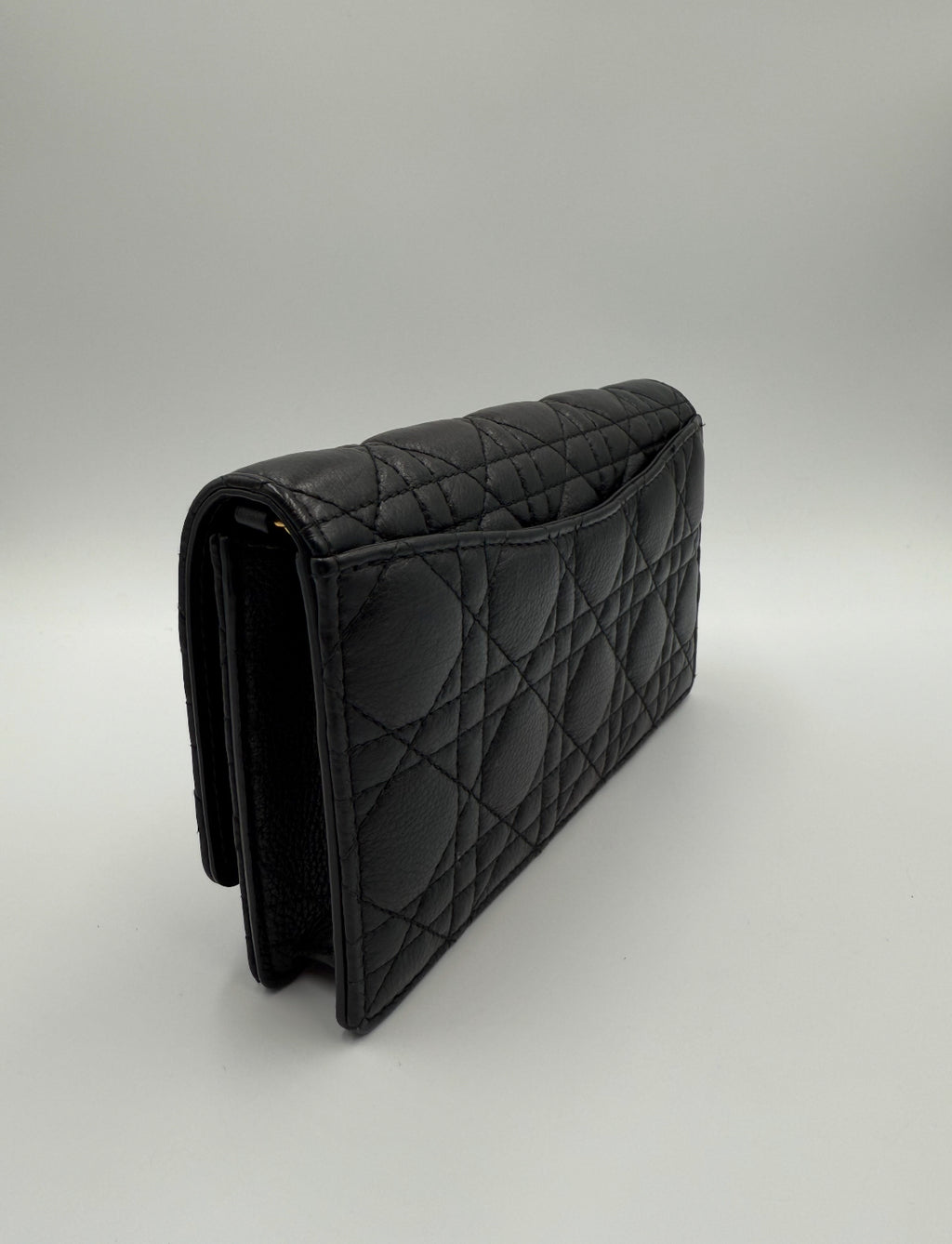 Dior Wallet on a Chain