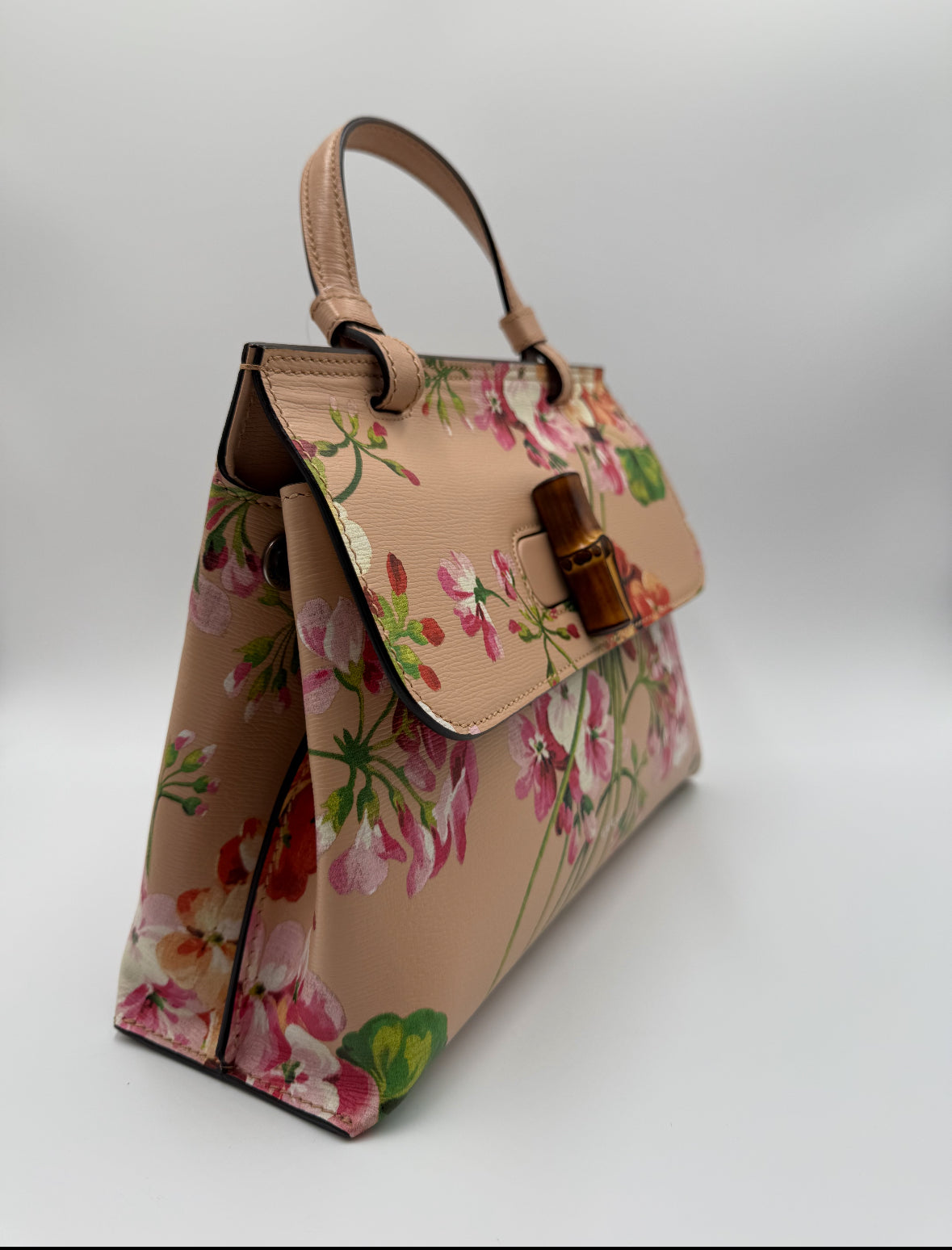 Gucci handbag with a floral pattern